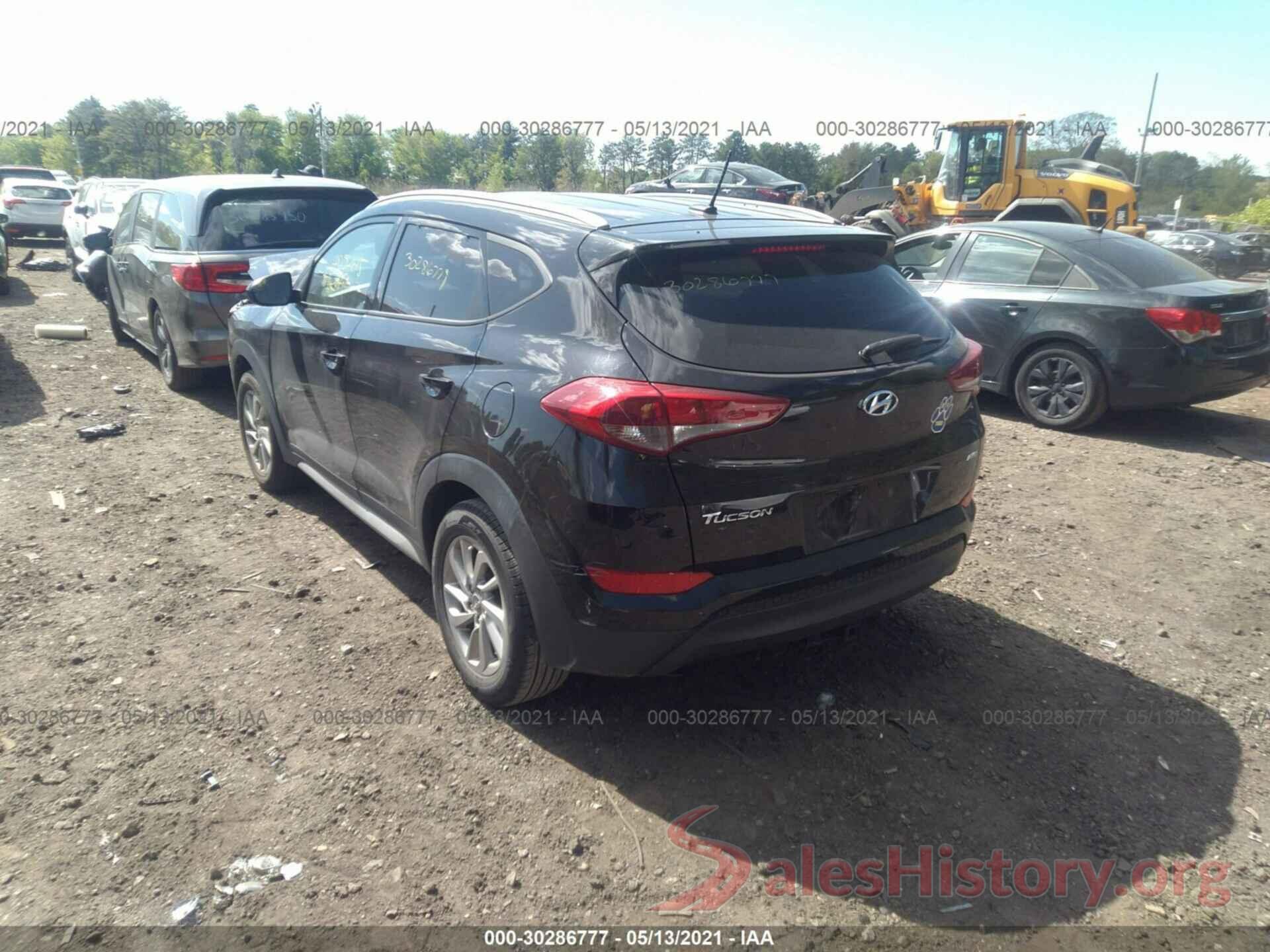 KM8J3CA46HU585424 2017 HYUNDAI TUCSON