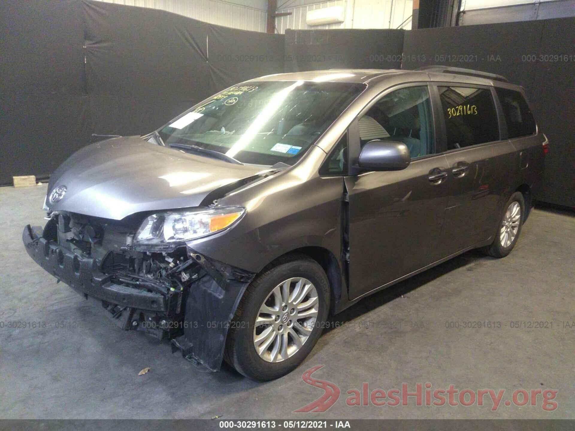 5TDYZ3DC9HS793239 2017 TOYOTA SIENNA