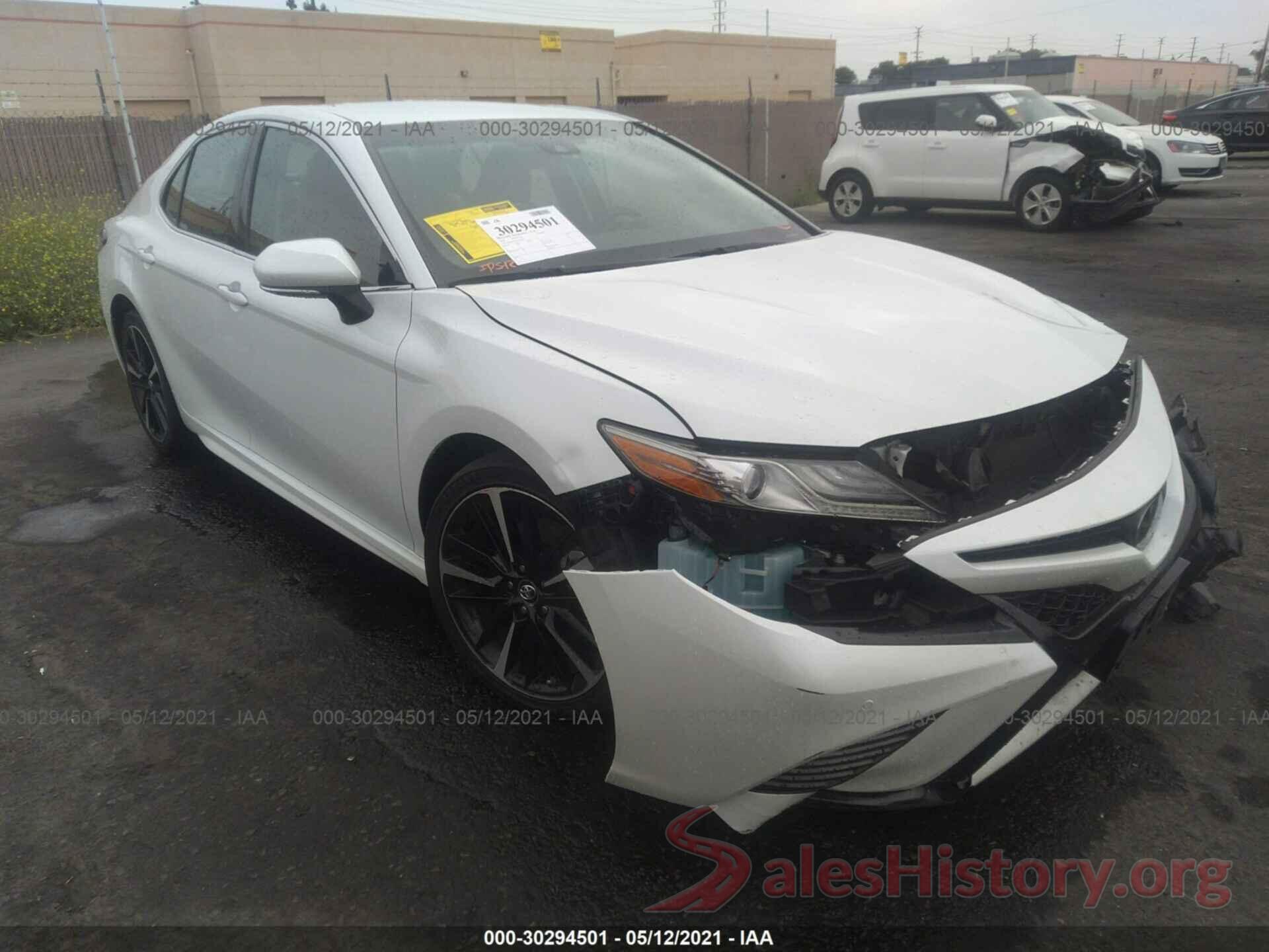 4T1B61HKXJU016697 2018 TOYOTA CAMRY