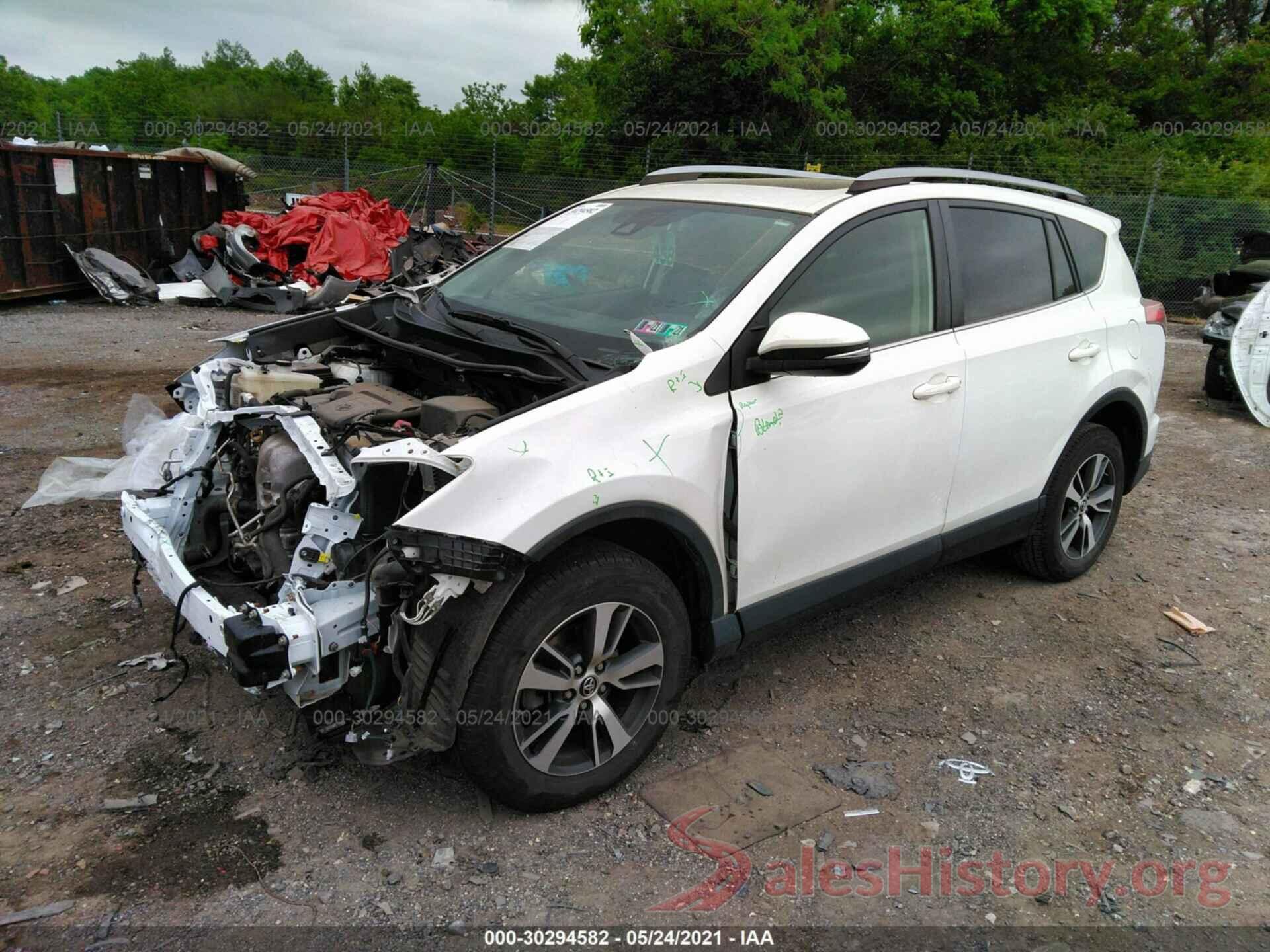 JTMRFREV3HJ121786 2017 TOYOTA RAV4