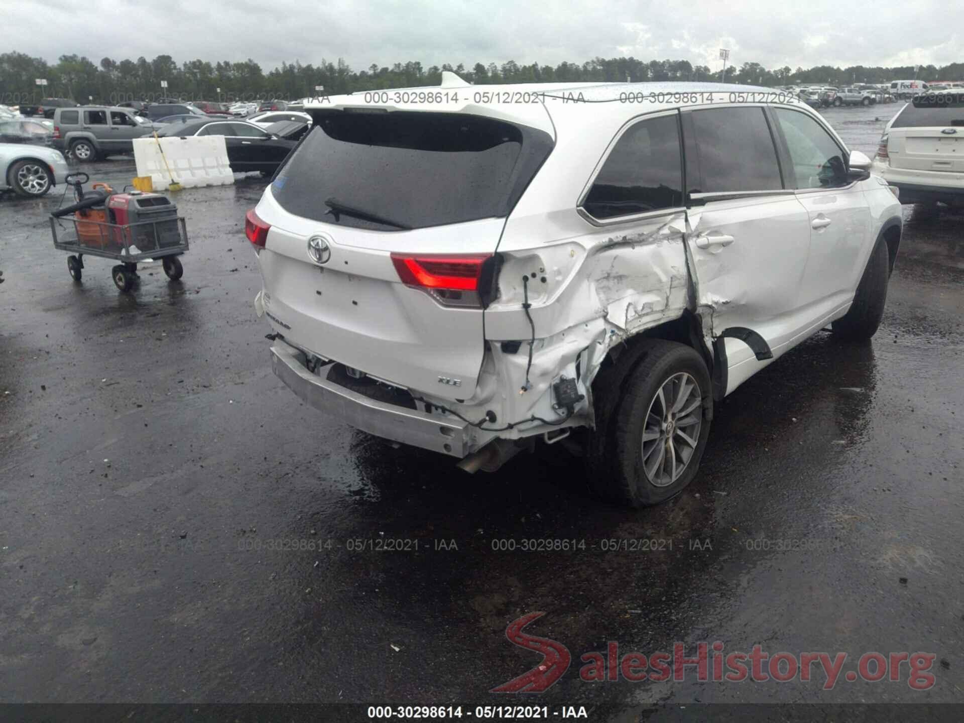 5TDKZRFH9JS275624 2018 TOYOTA HIGHLANDER