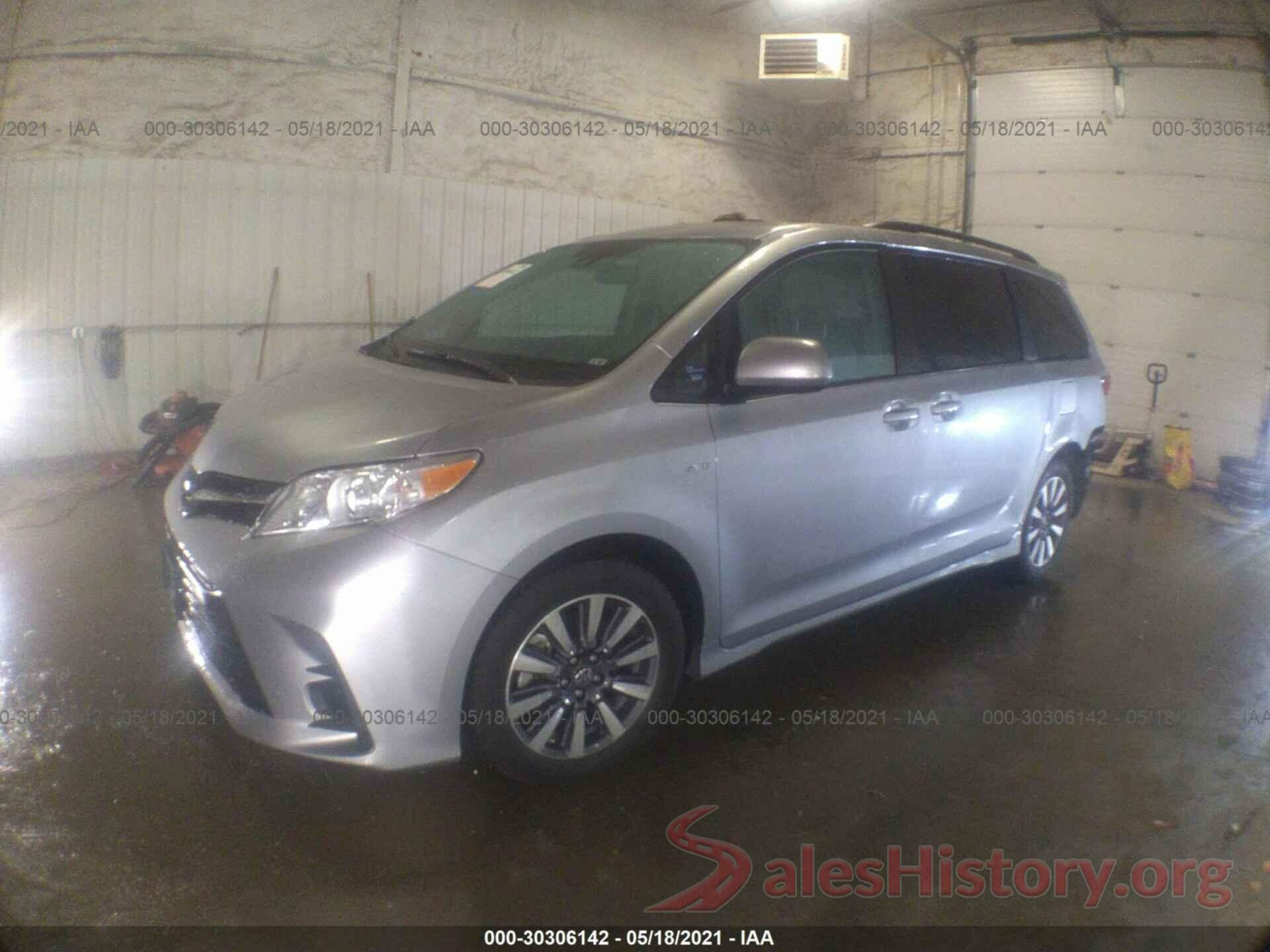 5TDJZ3DC4JS205917 2018 TOYOTA SIENNA