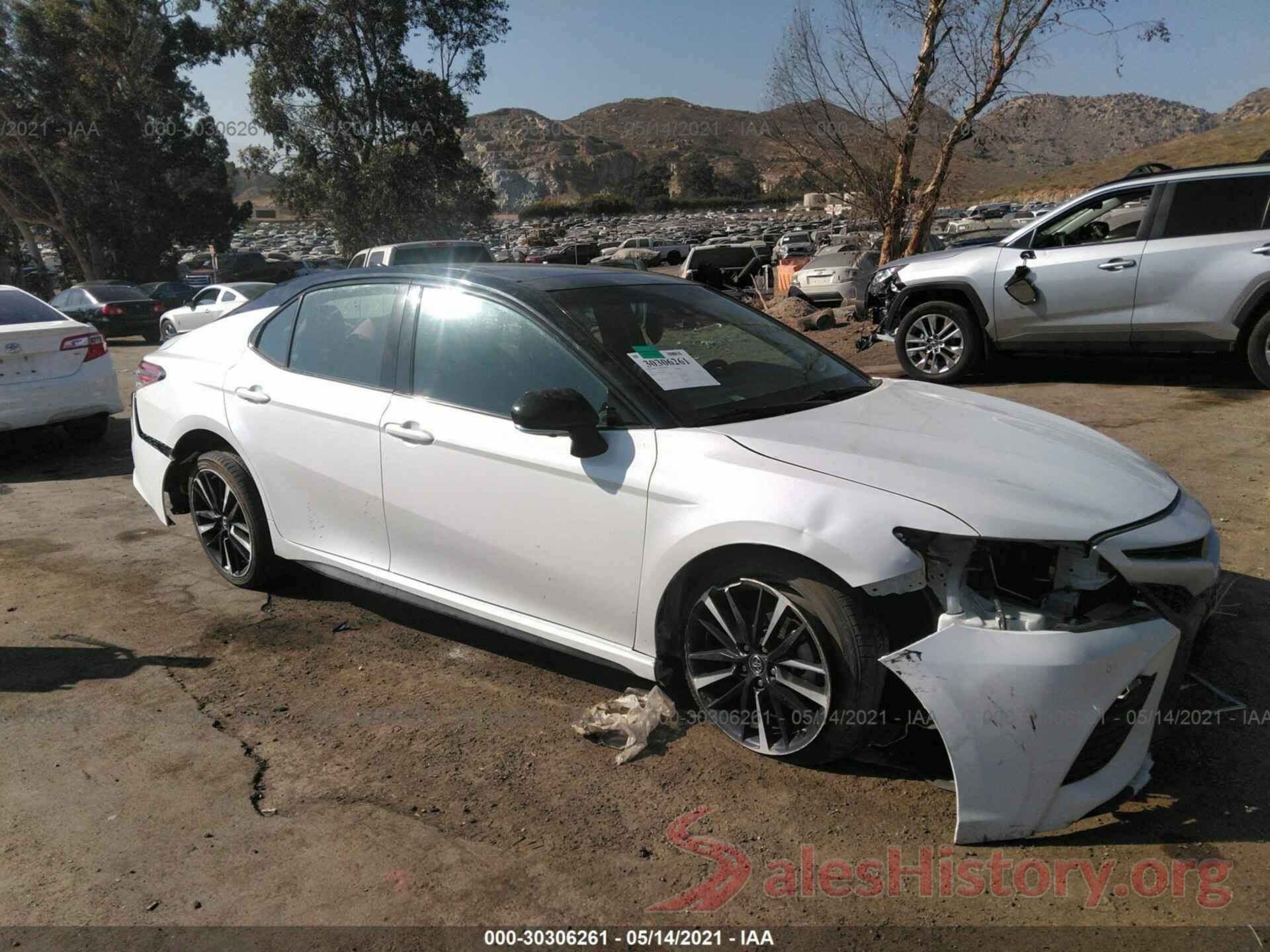 4T1B61HK9JU045852 2018 TOYOTA CAMRY