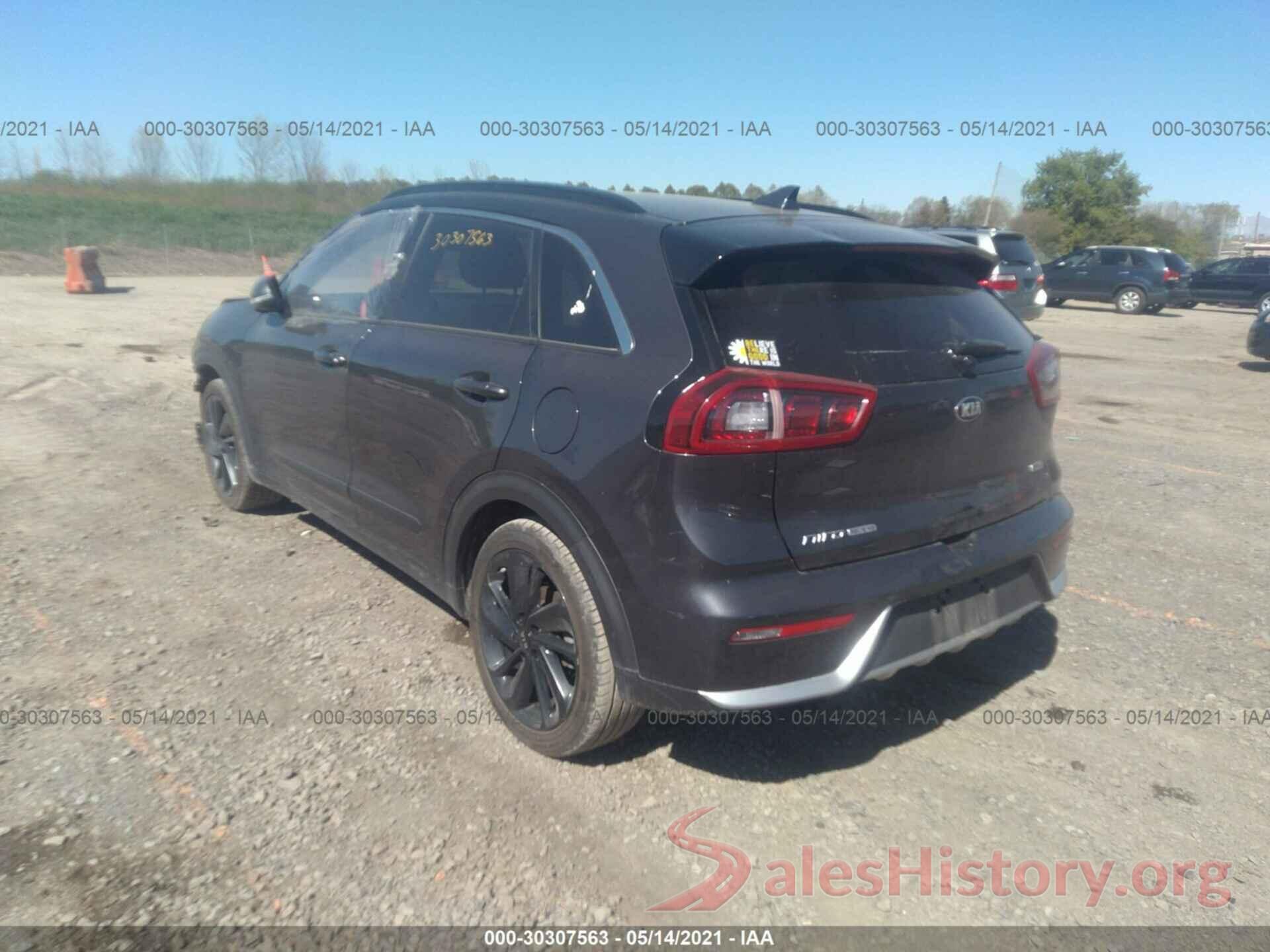 KNDCC3LC3J5137952 2018 KIA NIRO