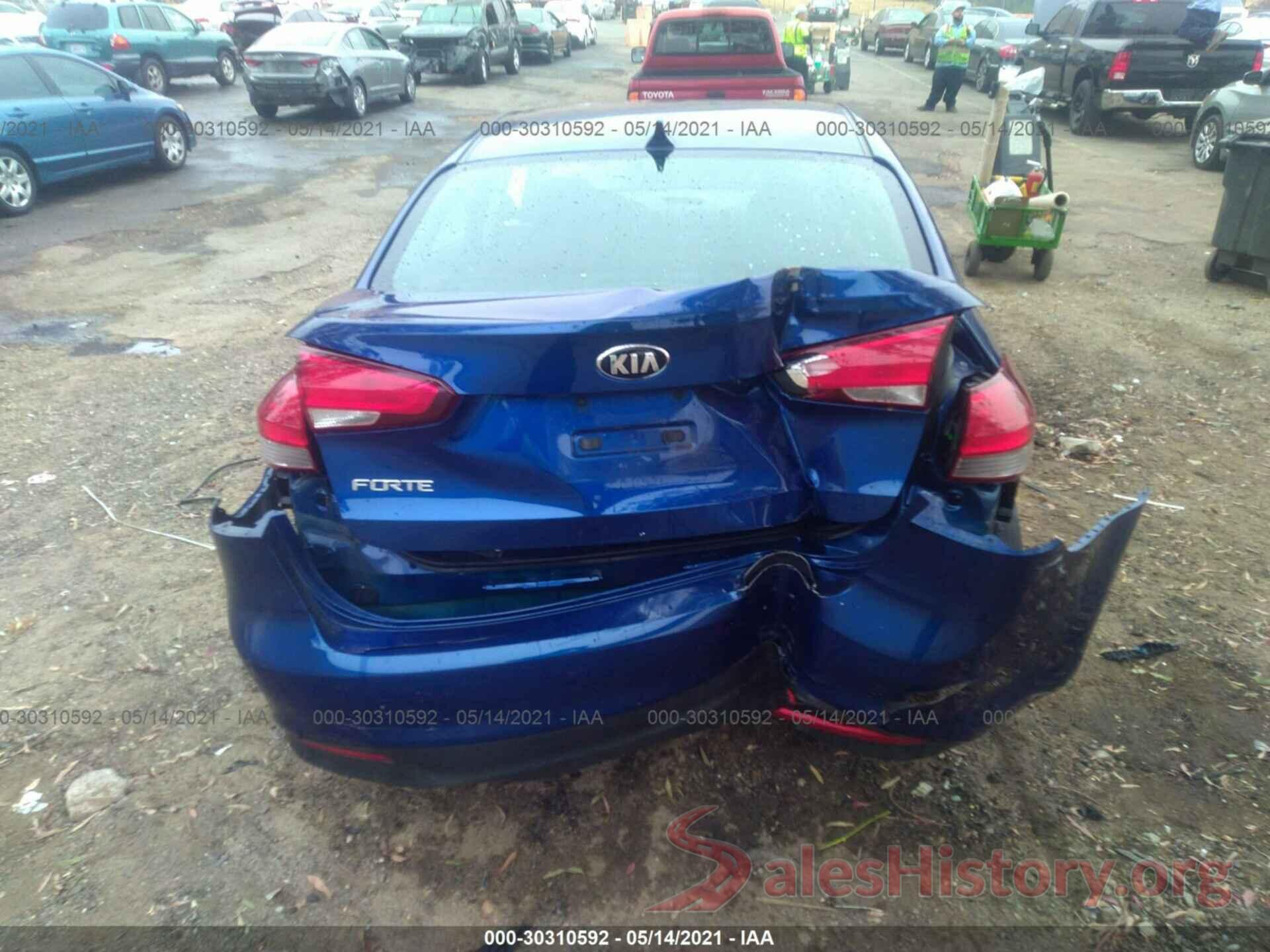 3KPFK4A7XHE123704 2017 KIA FORTE