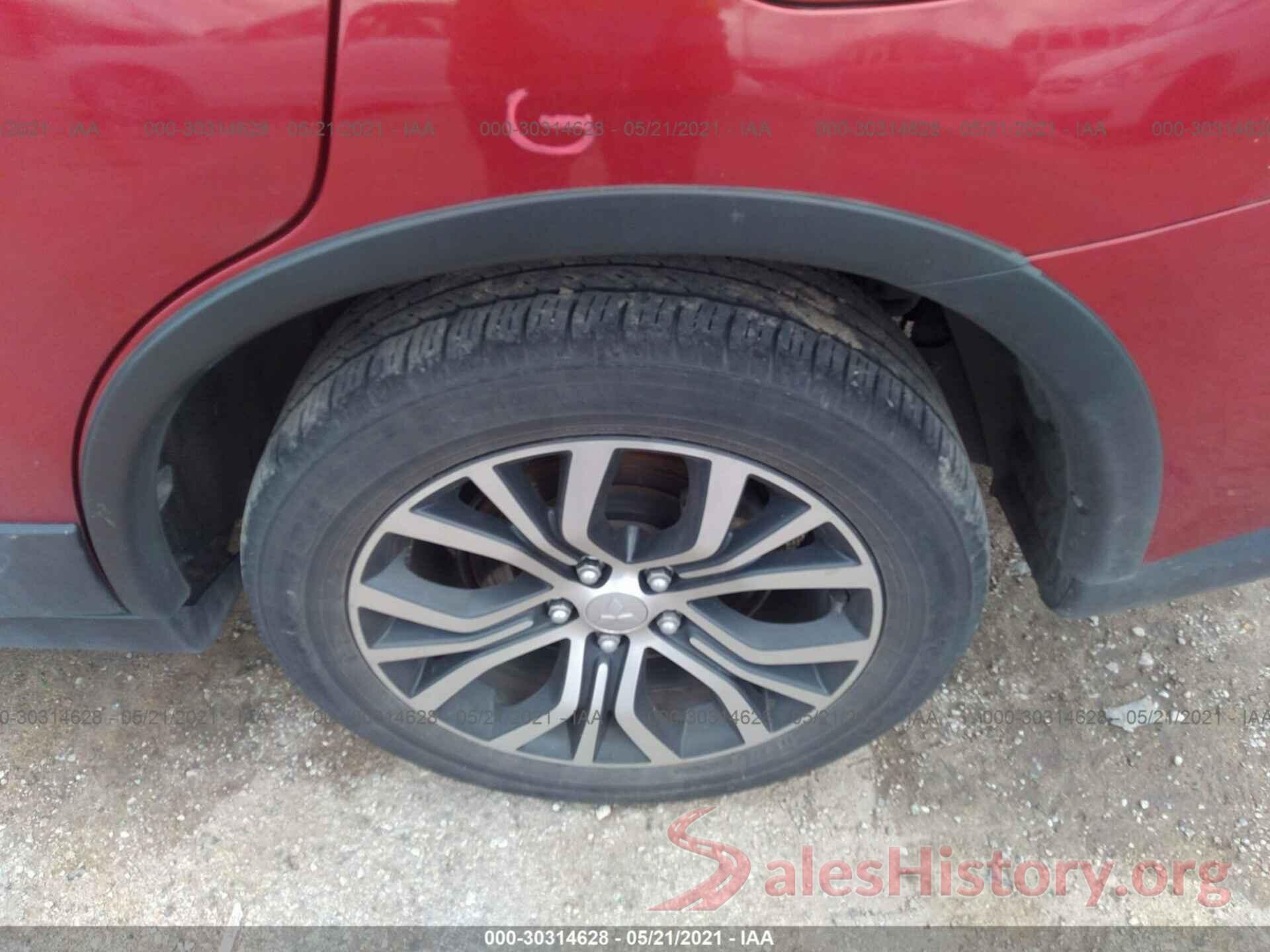 JA4AD2A3XJZ057763 2018 MITSUBISHI OUTLANDER