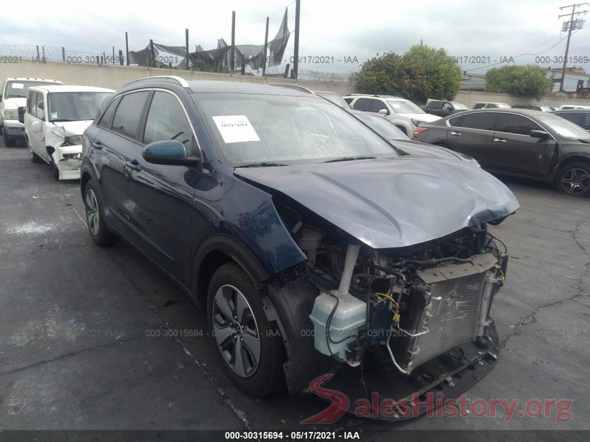 KNDCB3LC2K5243104 2019 KIA NIRO