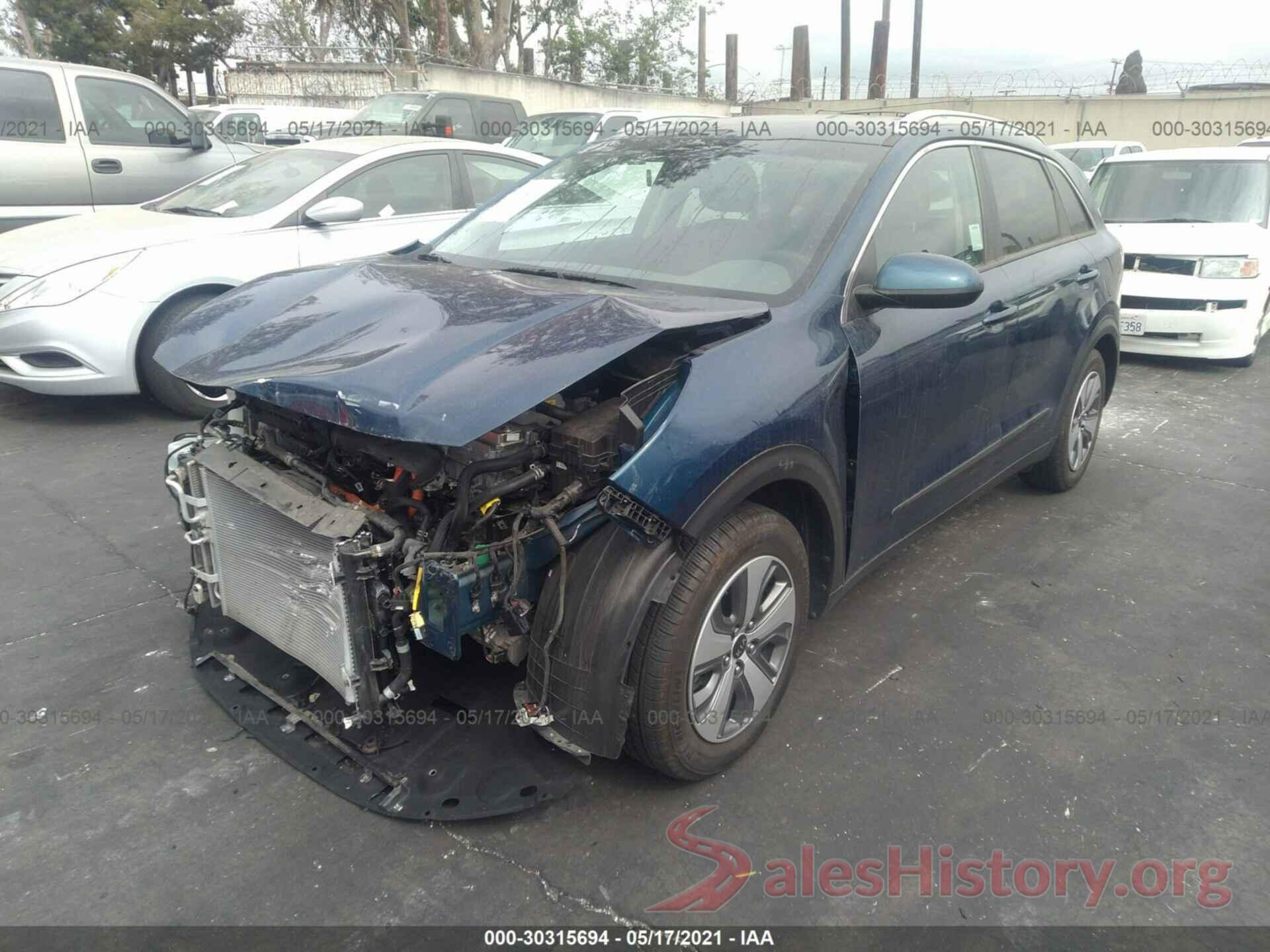 KNDCB3LC2K5243104 2019 KIA NIRO