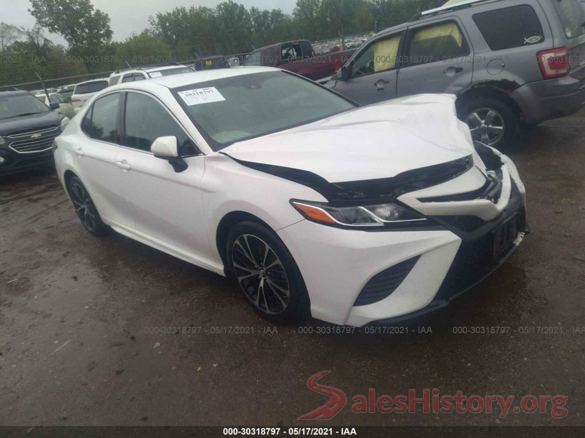 4T1B11HK9JU002109 2018 TOYOTA CAMRY