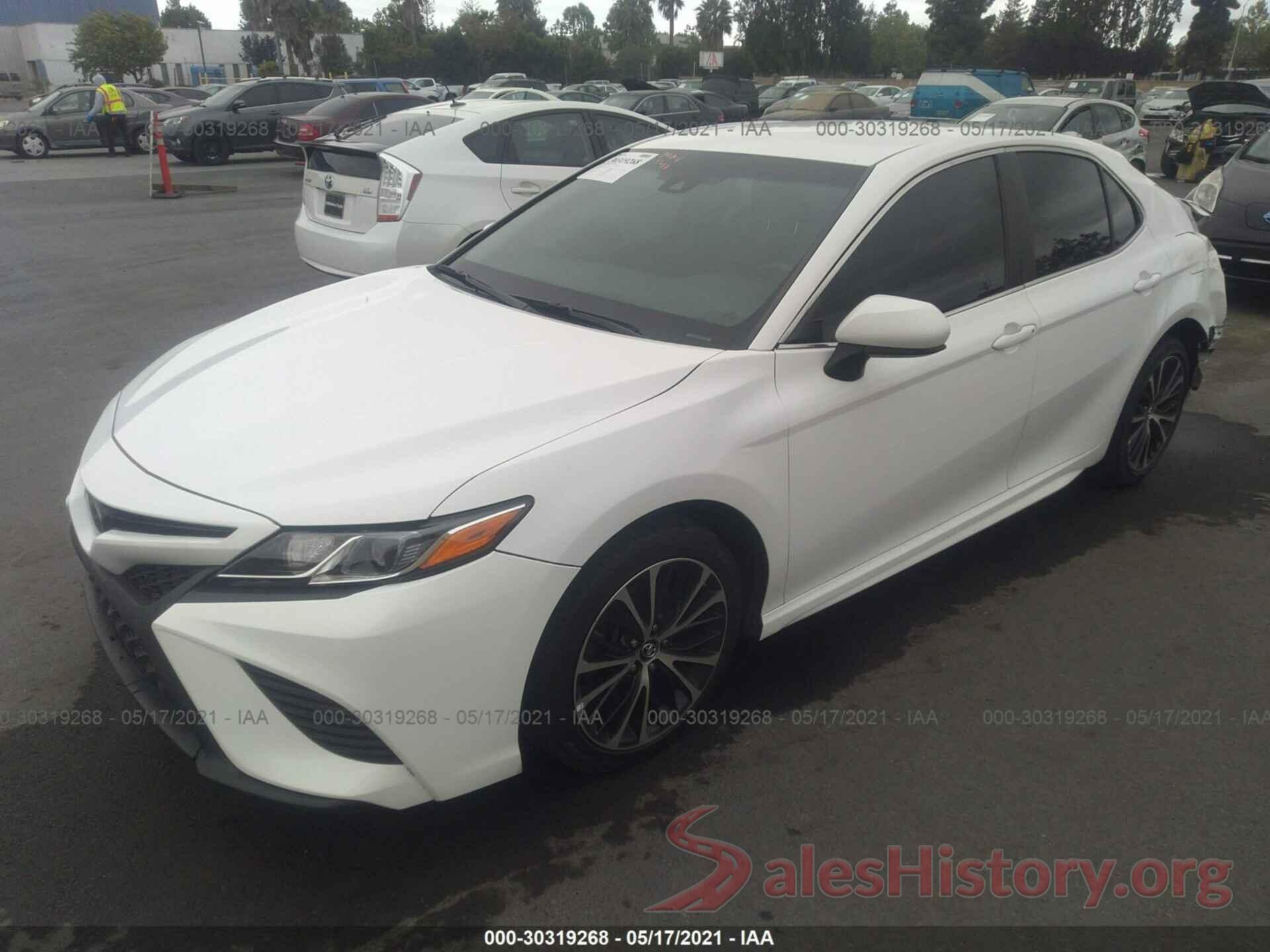 4T1B11HK3JU518952 2018 TOYOTA CAMRY