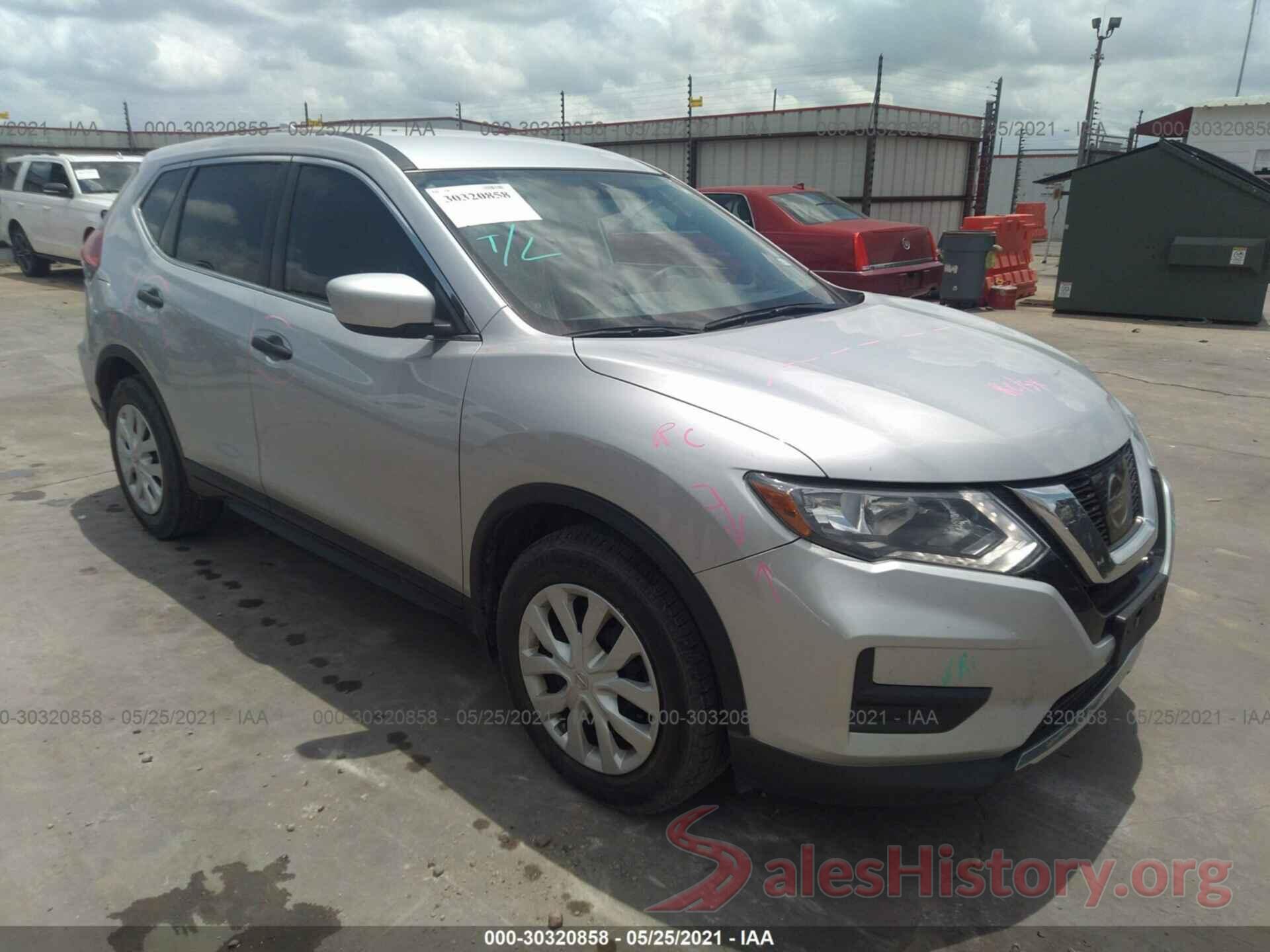 5N1AT2MT8HC844563 2017 NISSAN ROGUE