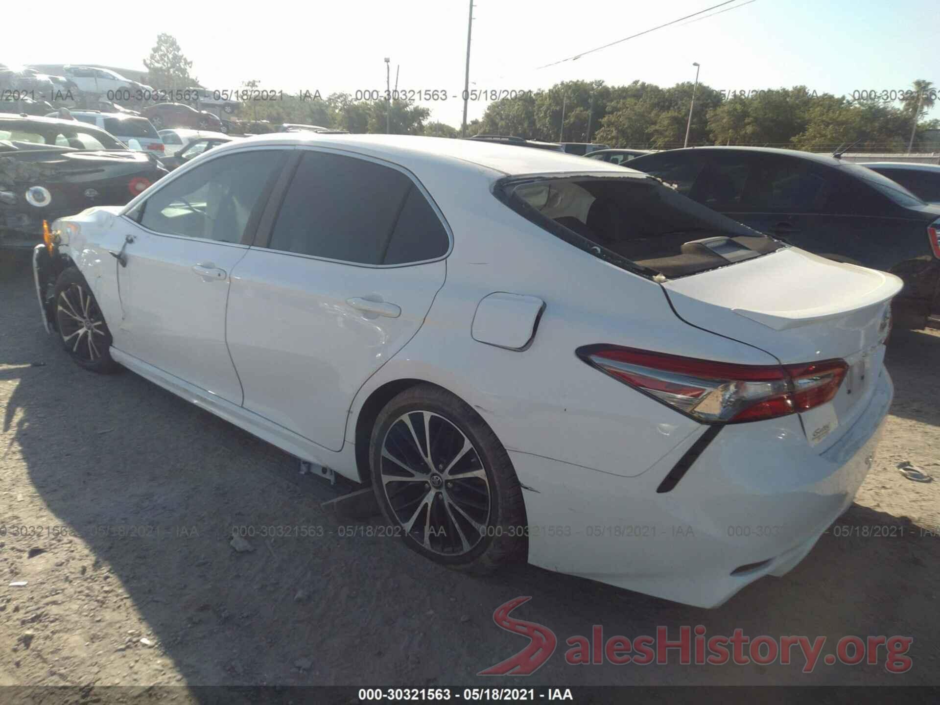 4T1B11HK0JU057659 2018 TOYOTA CAMRY