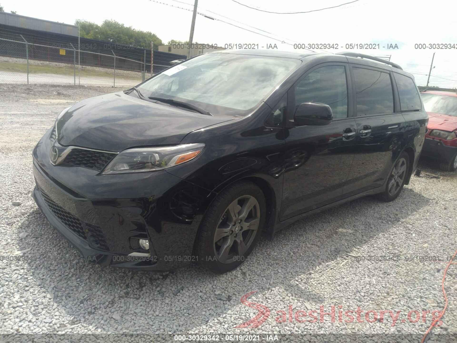 5TDXZ3DC3JS952211 2018 TOYOTA SIENNA