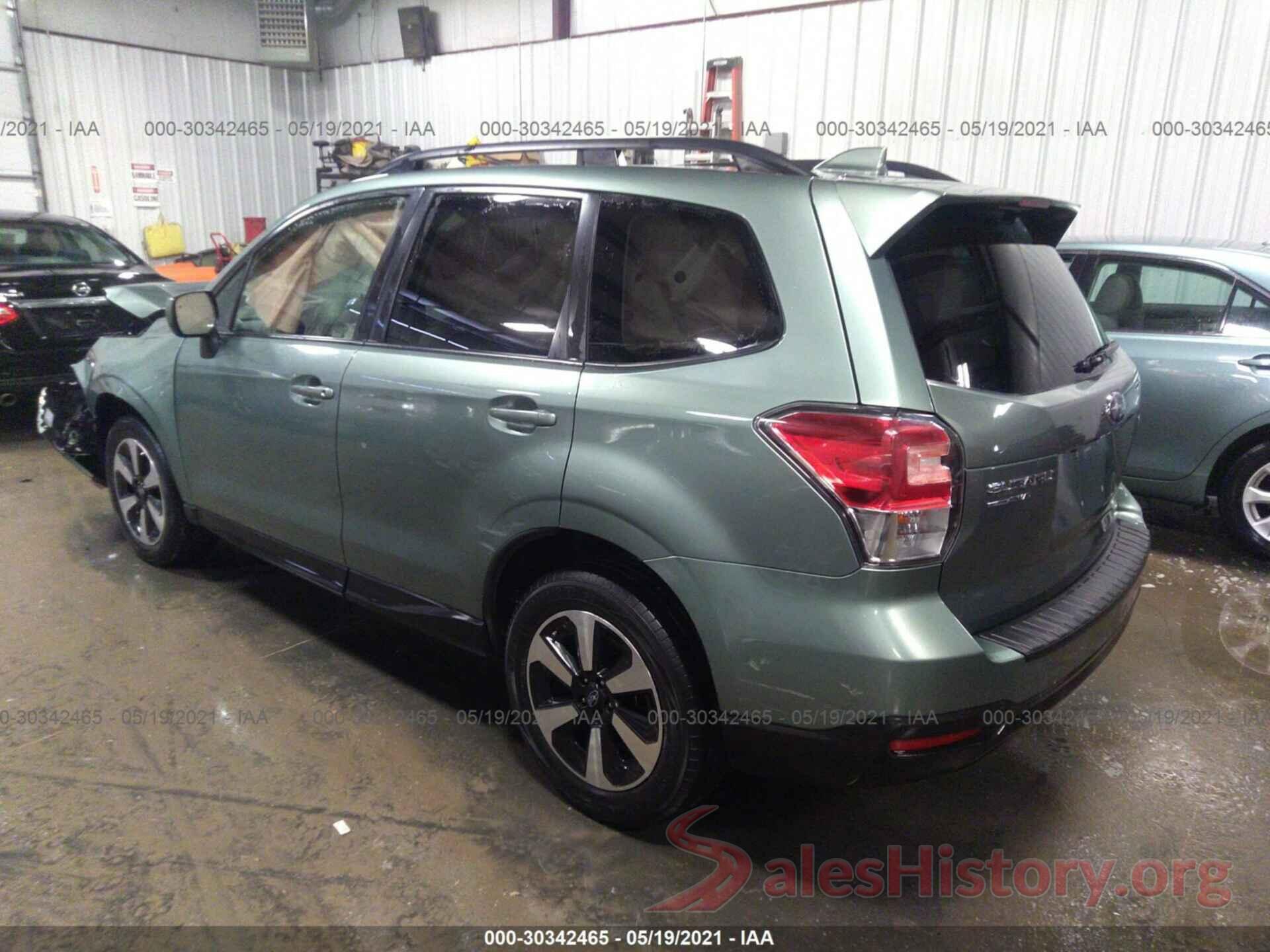 JF2SJAEC8JH564711 2018 SUBARU FORESTER