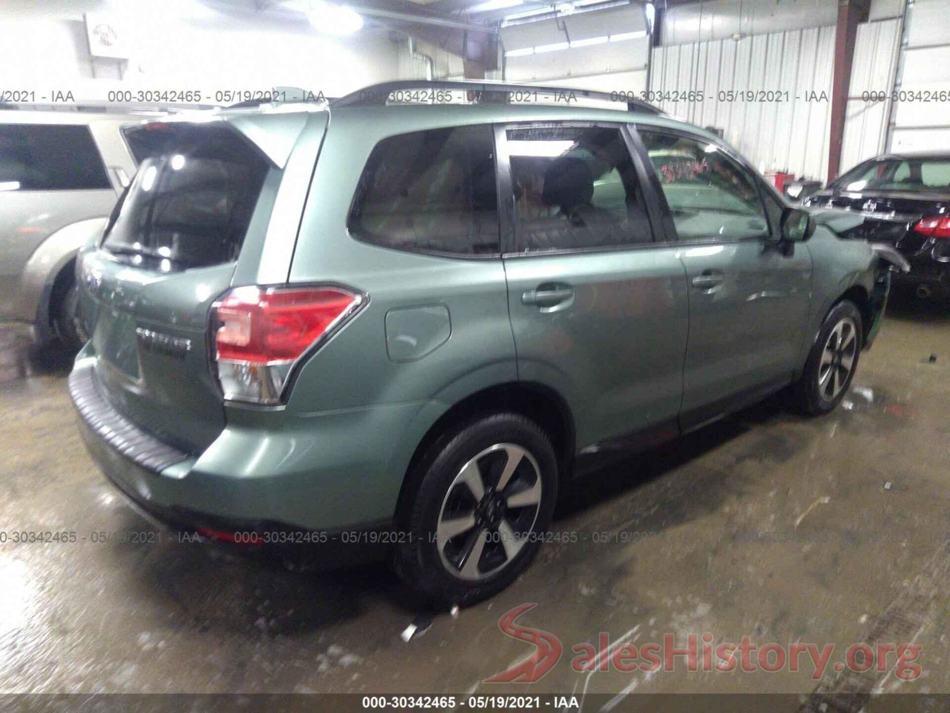 JF2SJAEC8JH564711 2018 SUBARU FORESTER