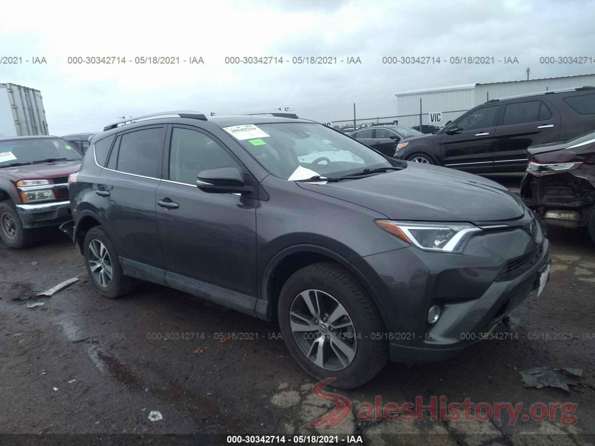 2T3RFREV4JW750075 2018 TOYOTA RAV4