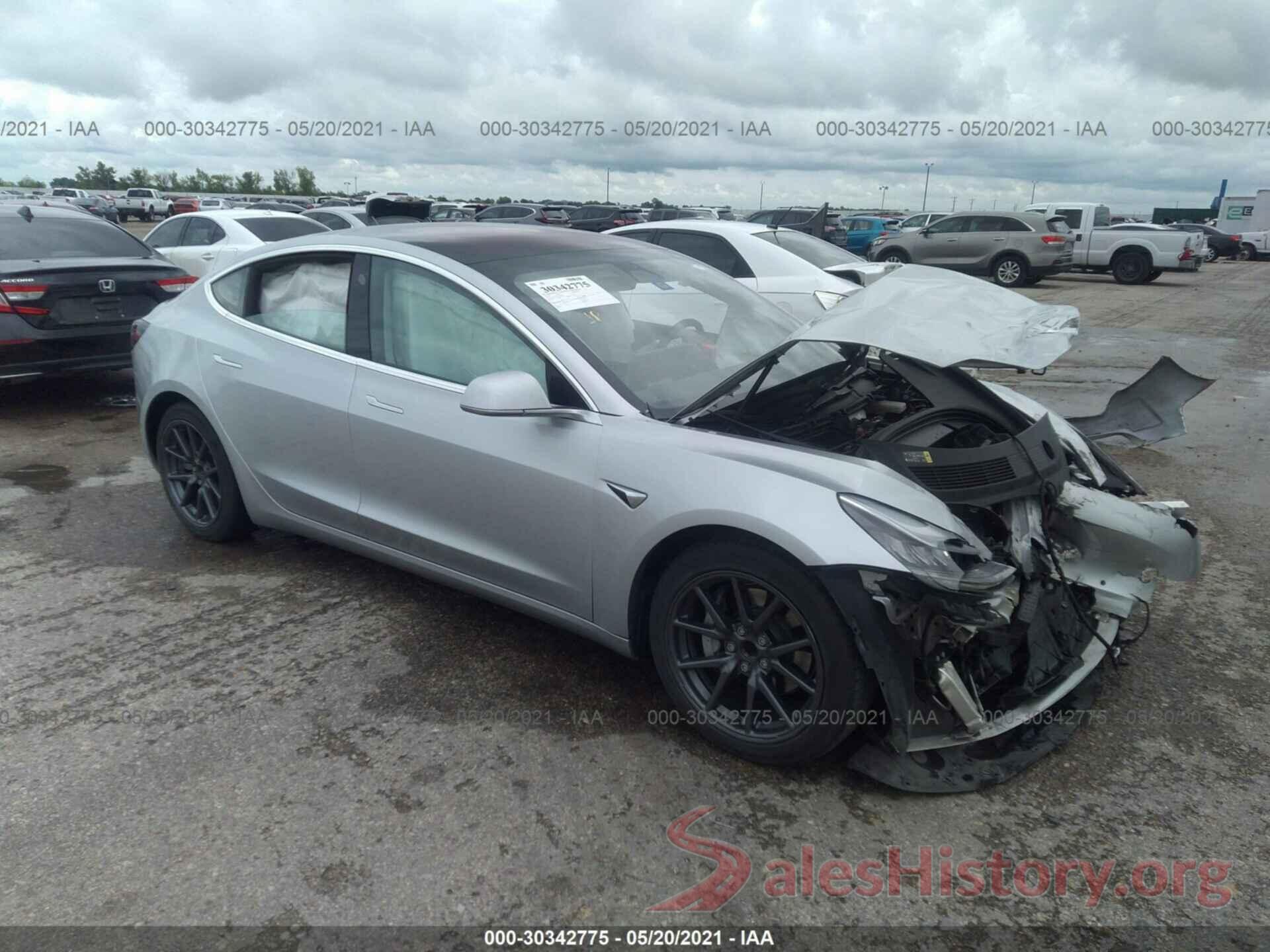 5YJ3E1EAXJF045911 2018 TESLA MODEL 3