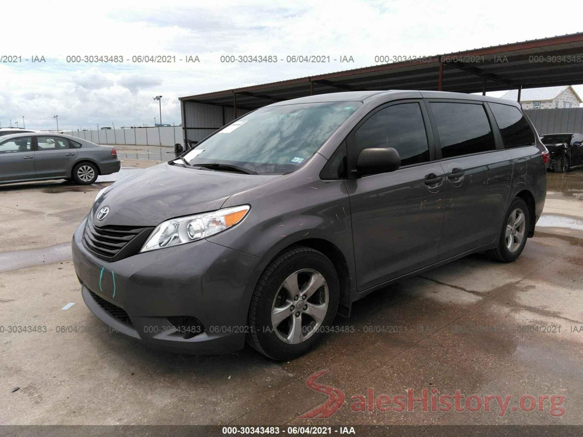 5TDZZ3DC9HS887724 2017 TOYOTA SIENNA