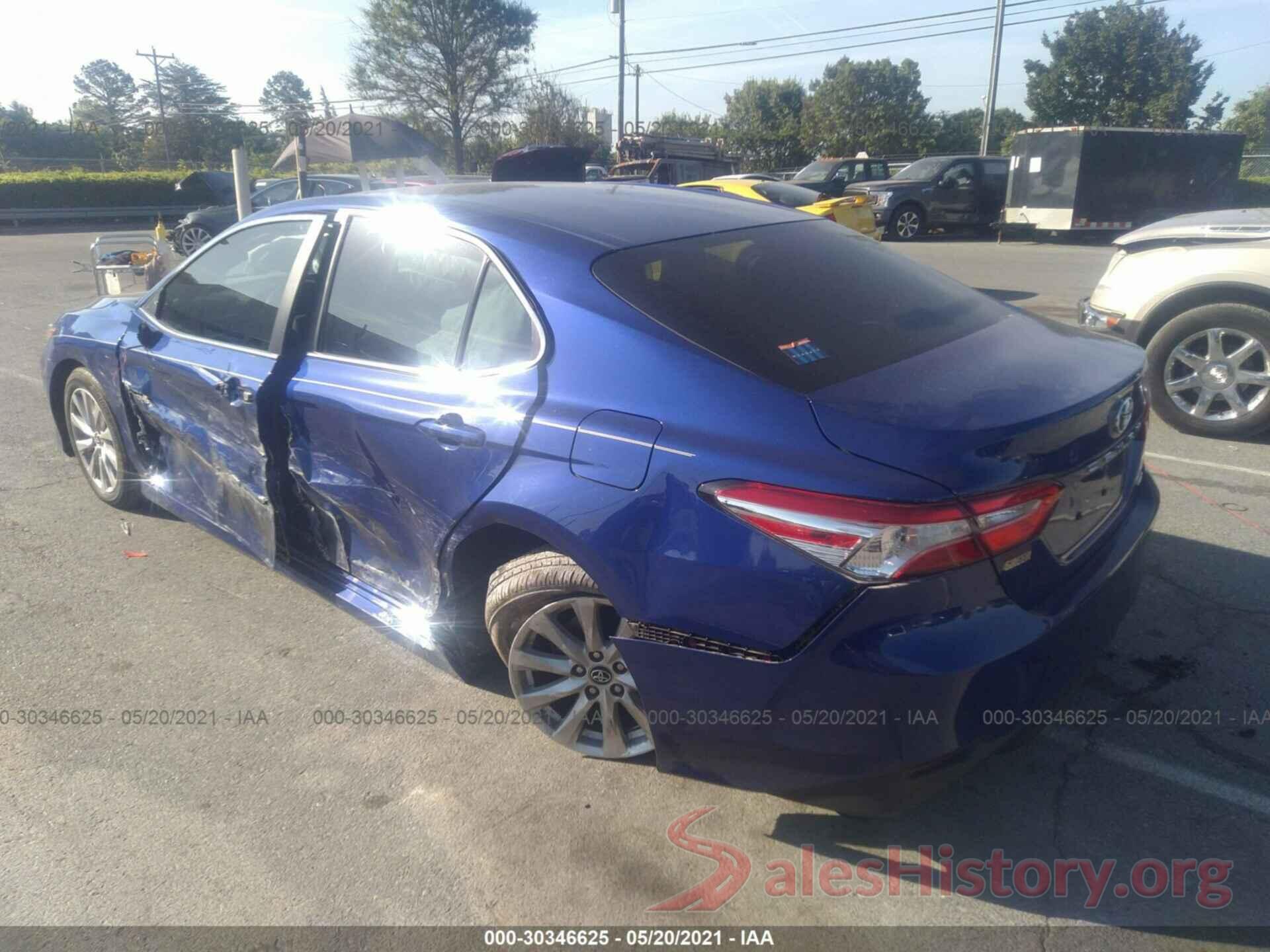 4T1B11HK2JU663044 2018 TOYOTA CAMRY