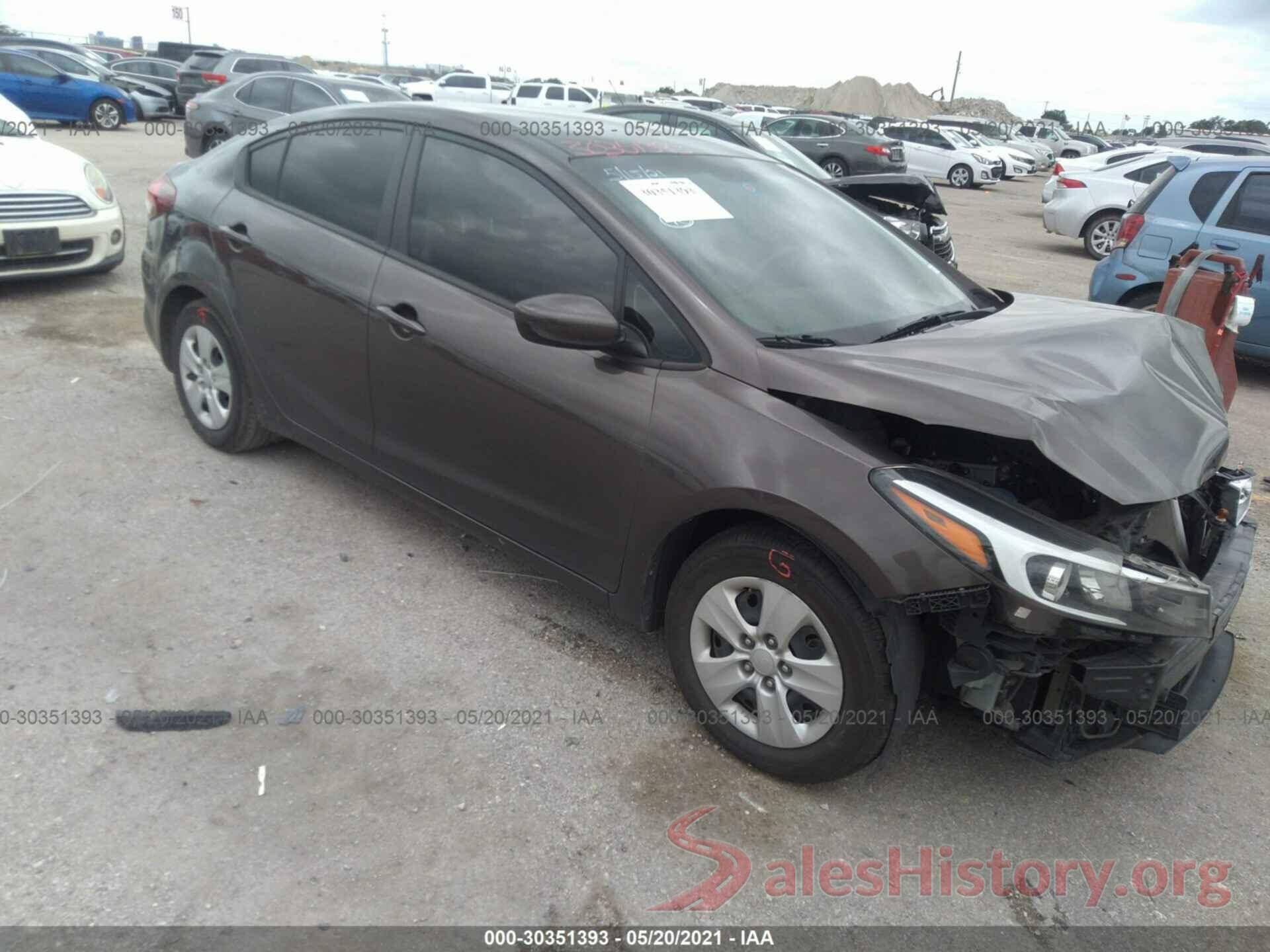 3KPFK4A77HE156210 2017 KIA FORTE