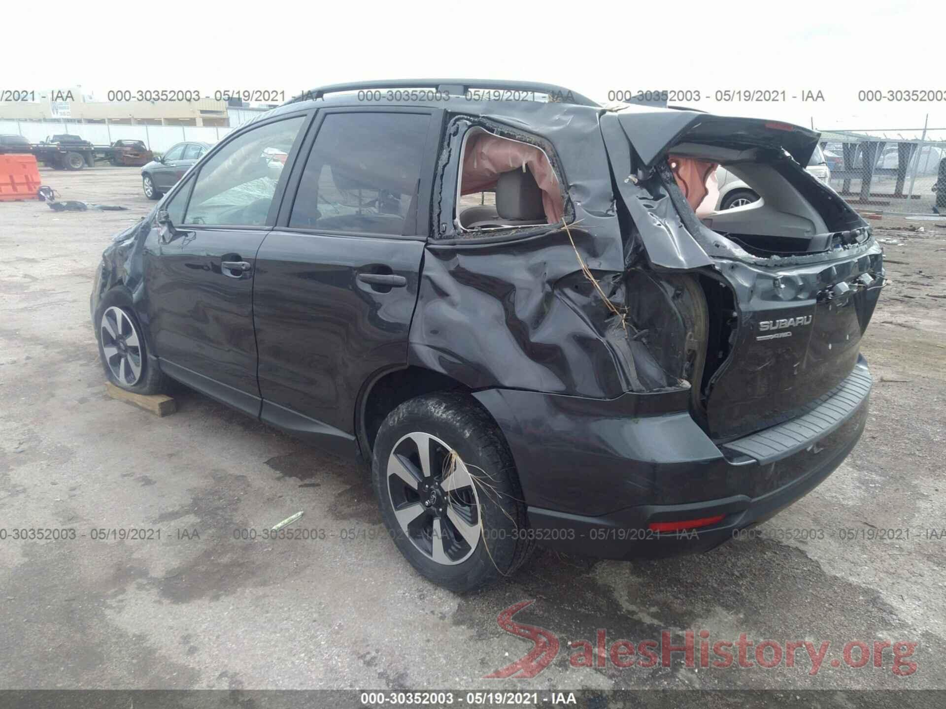 JF2SJAGC9JH448074 2018 SUBARU FORESTER