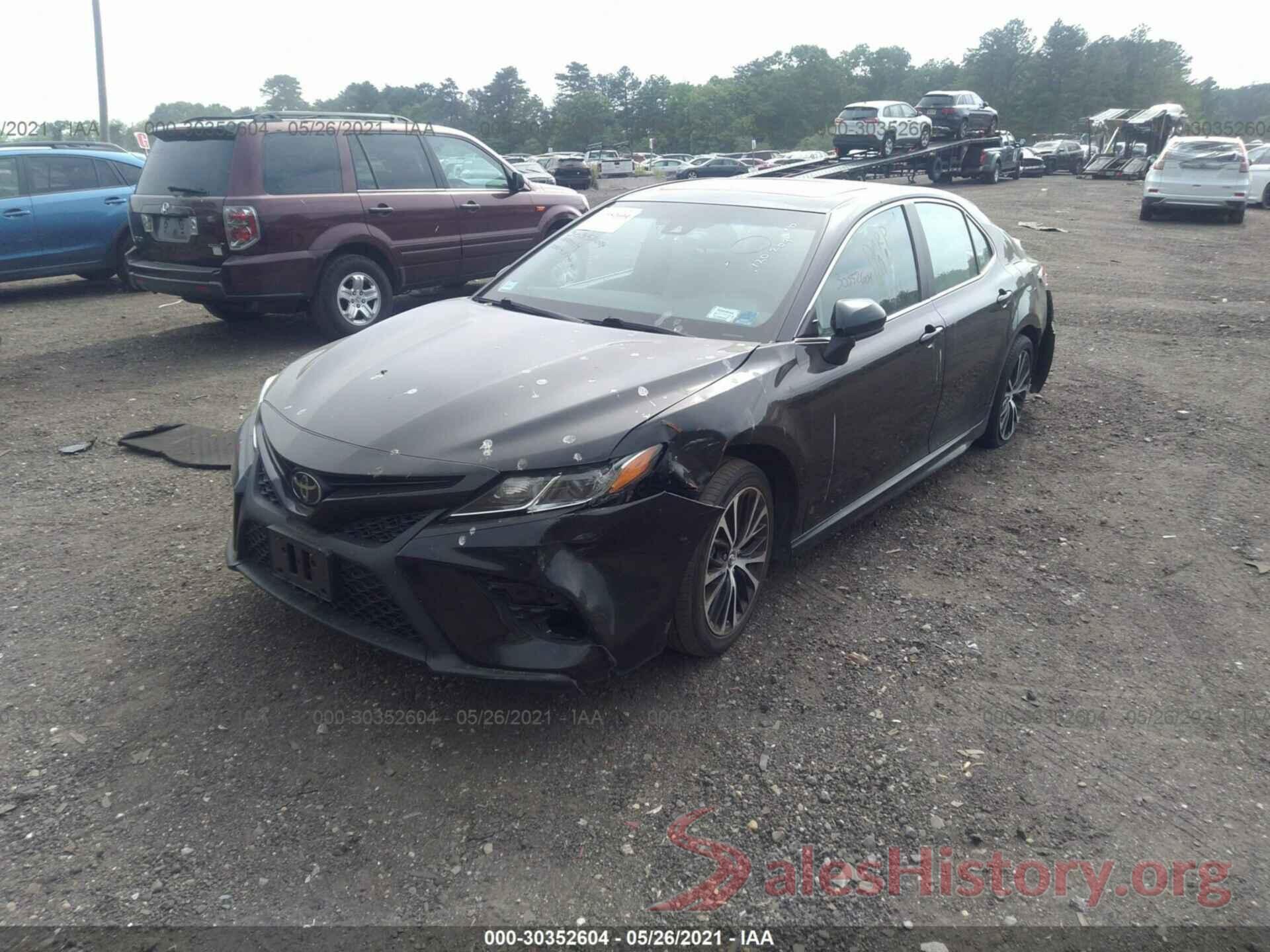 4T1B11HK0JU120209 2018 TOYOTA CAMRY