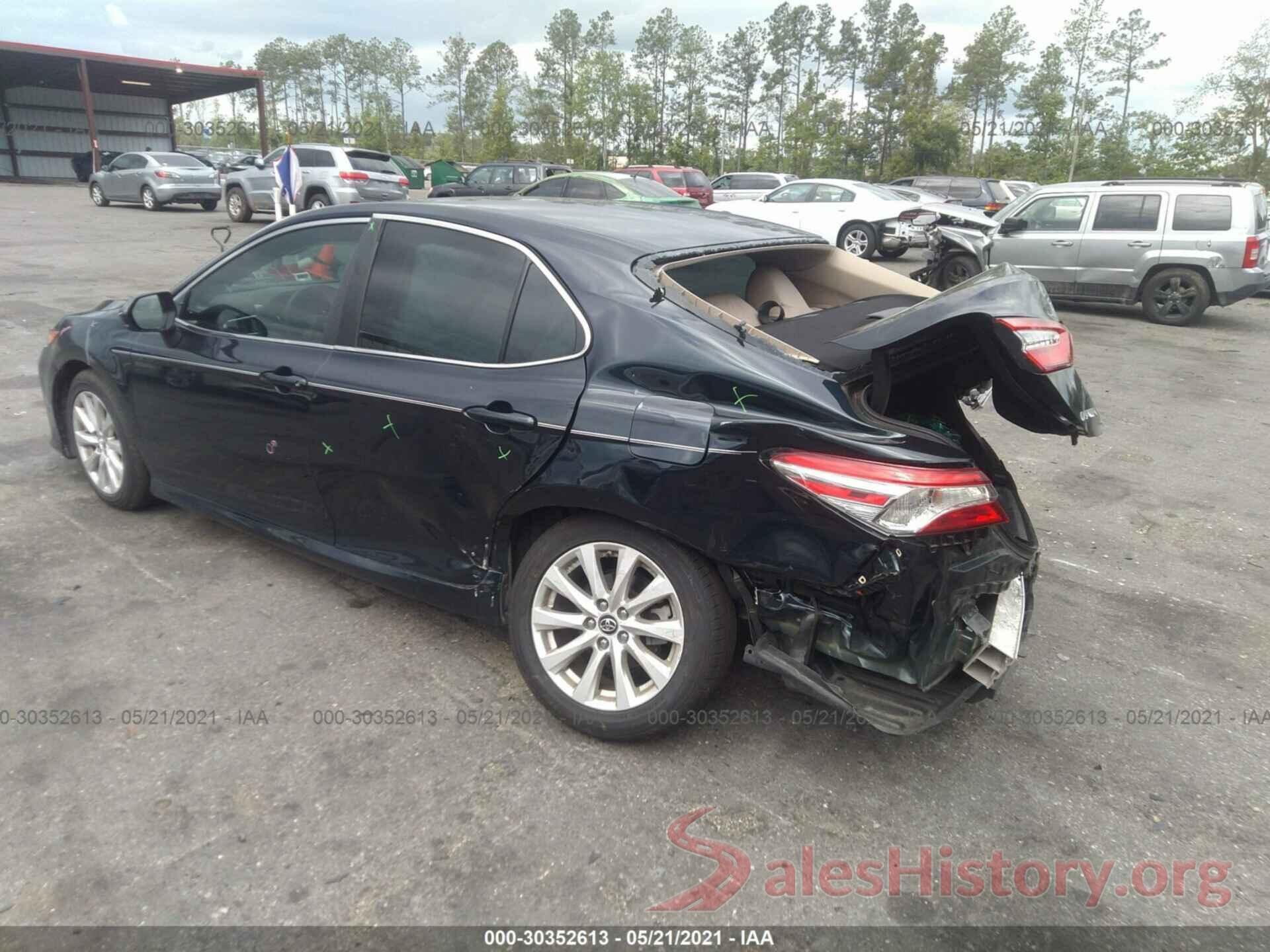 4T1B11HK2JU509319 2018 TOYOTA CAMRY