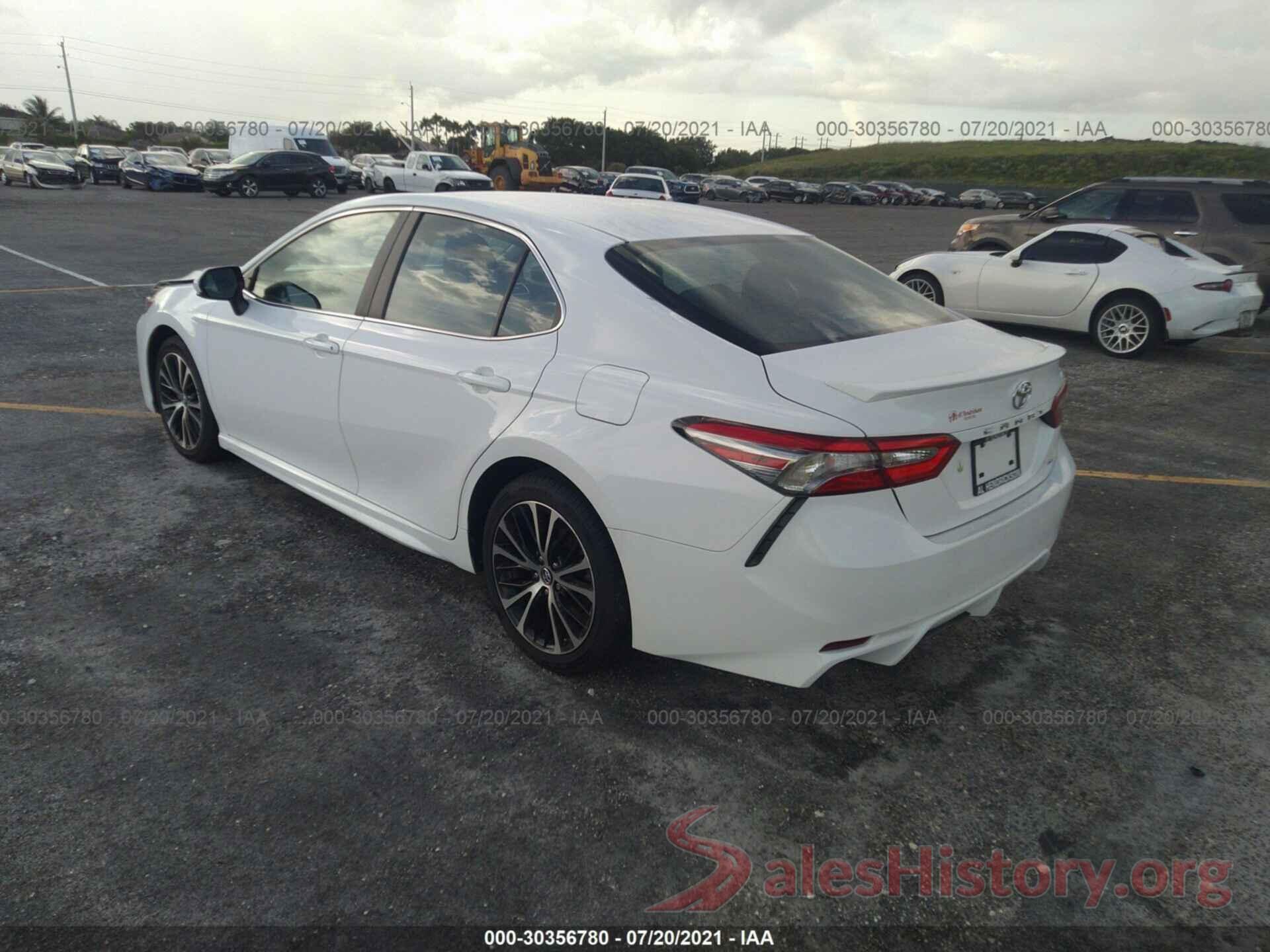 4T1B11HK8JU671603 2018 TOYOTA CAMRY