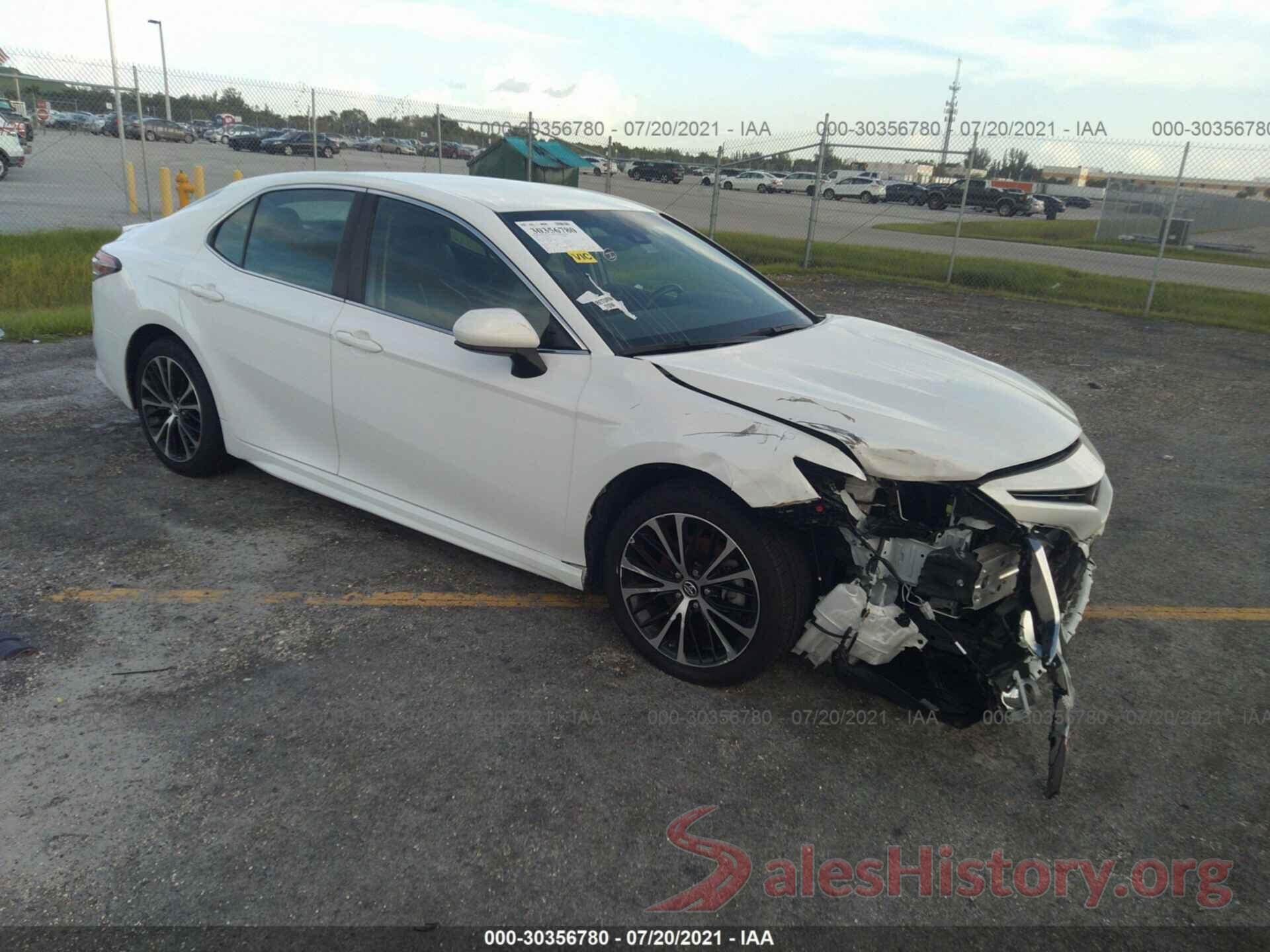 4T1B11HK8JU671603 2018 TOYOTA CAMRY