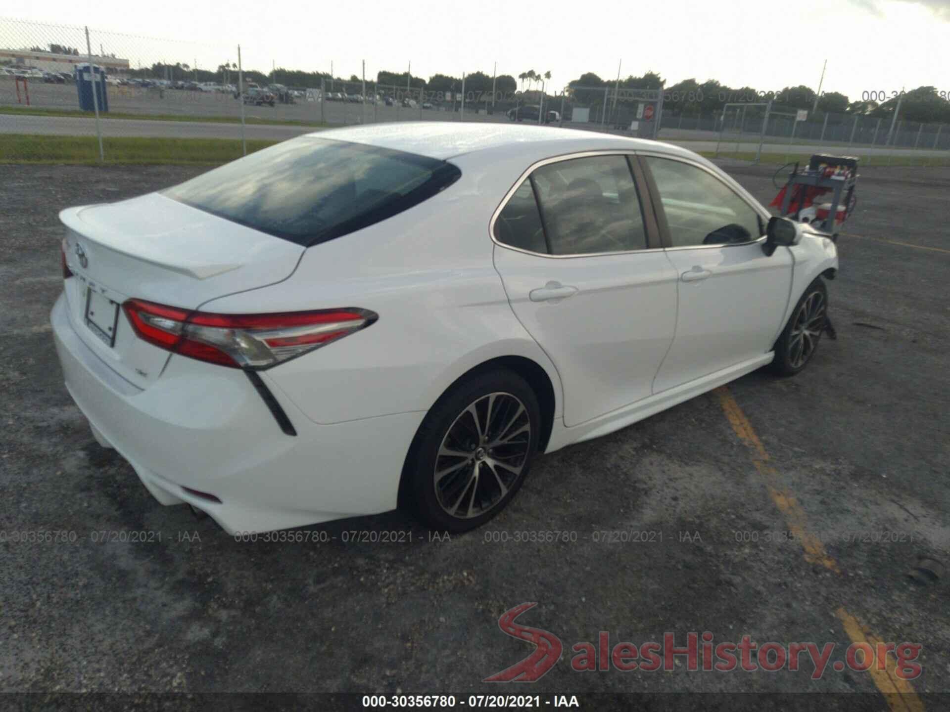 4T1B11HK8JU671603 2018 TOYOTA CAMRY