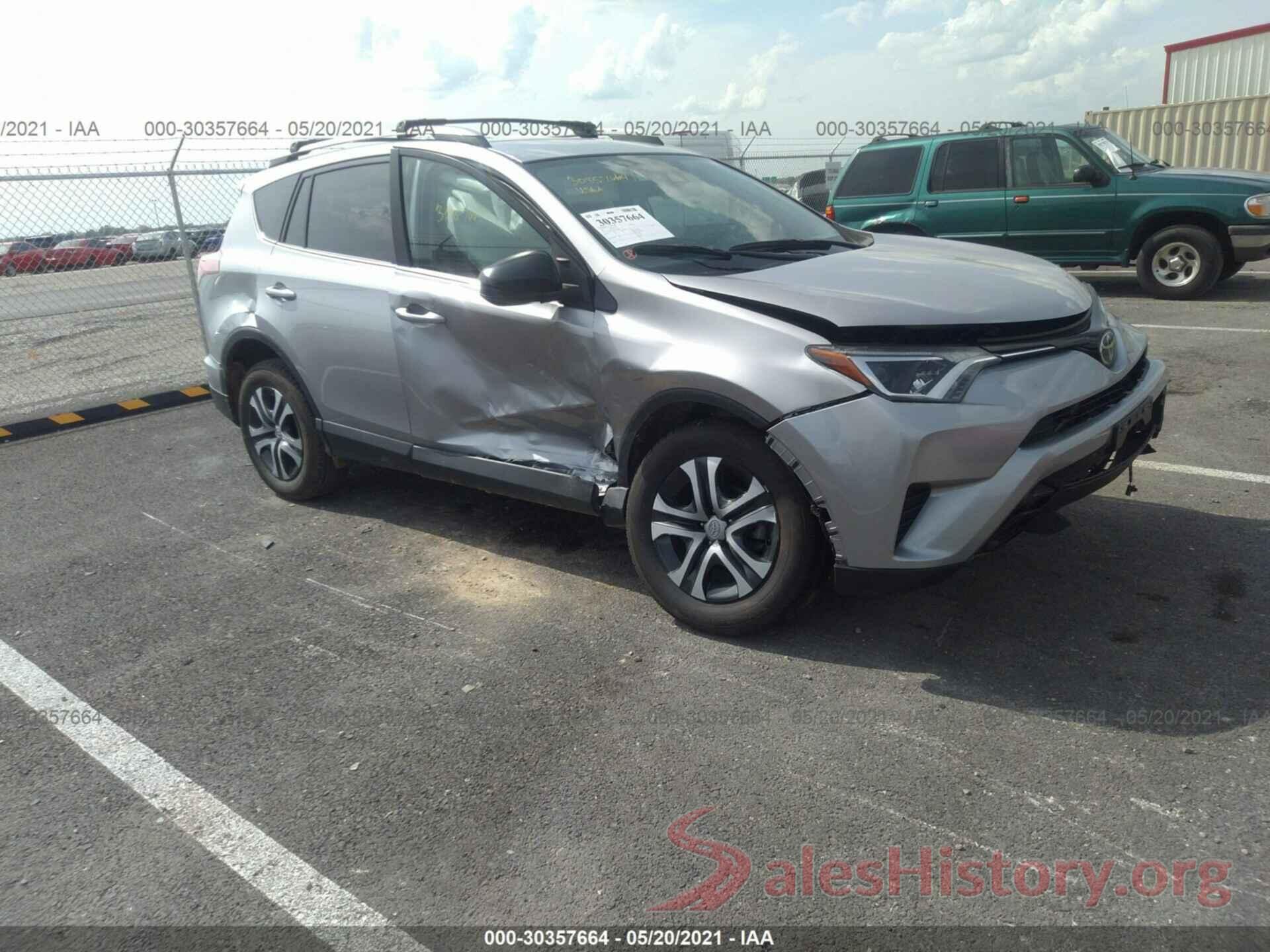 2T3ZFREV5HW370687 2017 TOYOTA RAV4