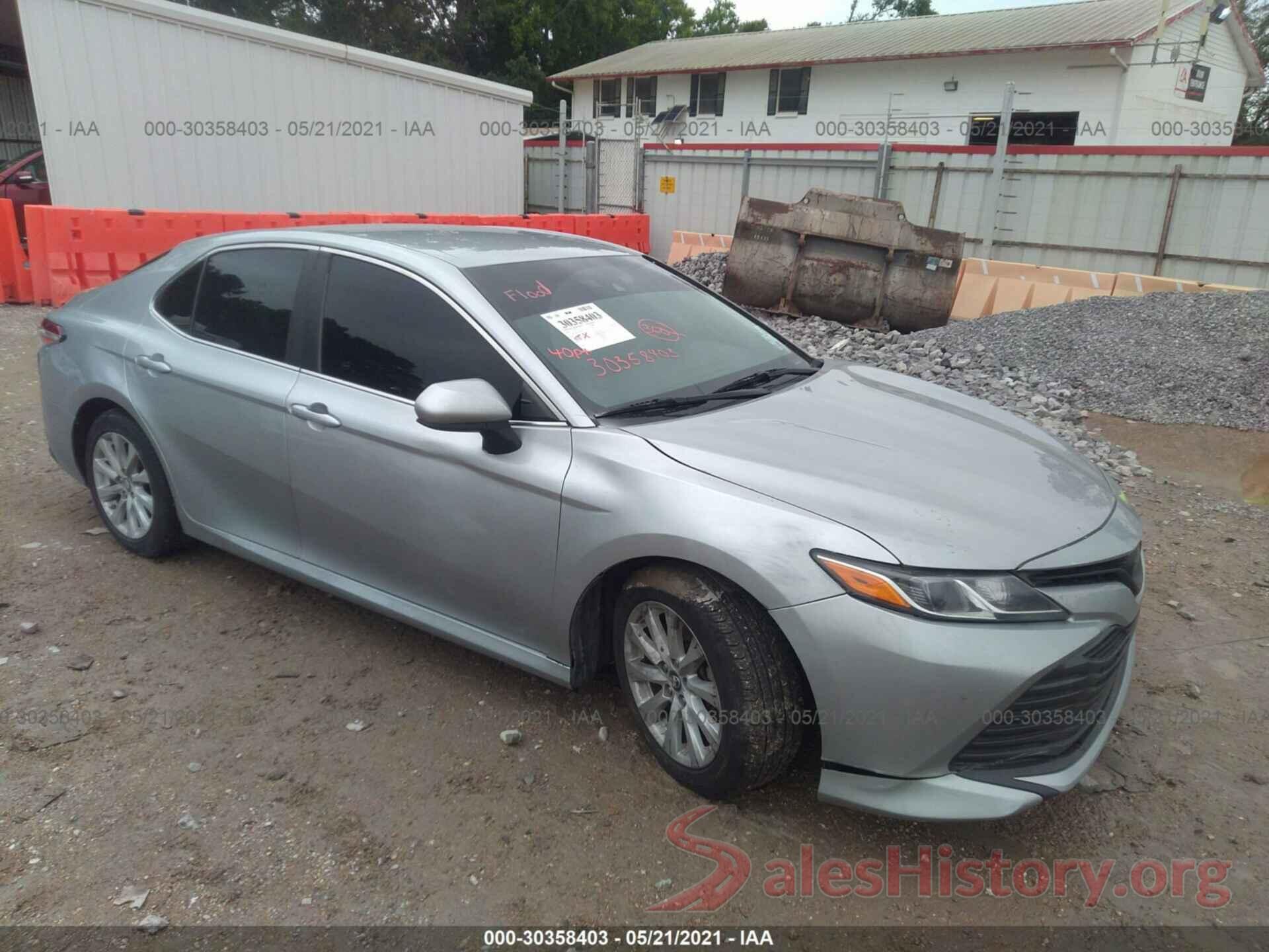 4T1B11HK9JU646810 2018 TOYOTA CAMRY