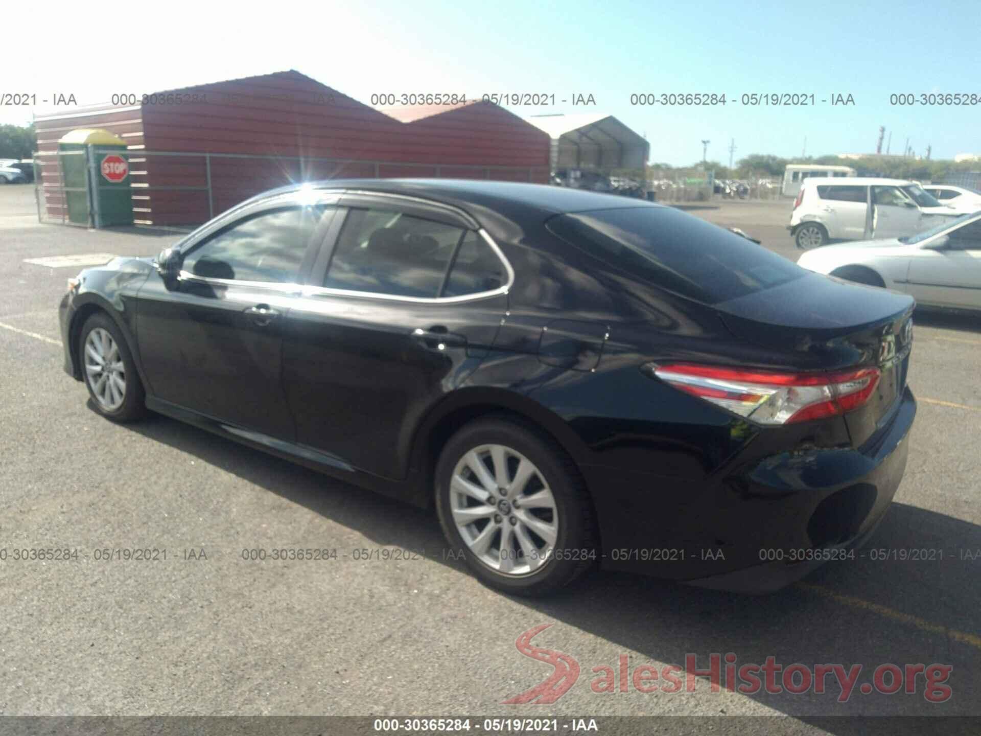 4T1B11HK7JU674086 2018 TOYOTA CAMRY