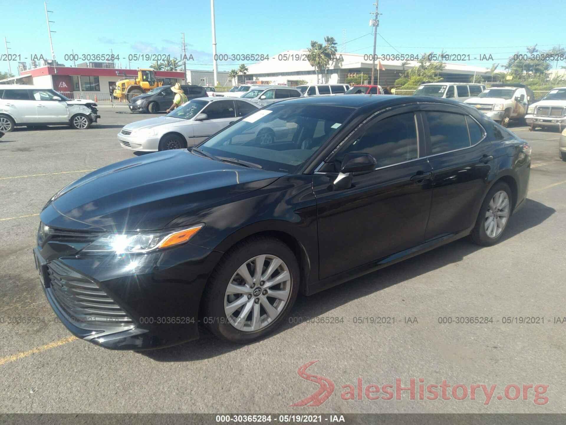 4T1B11HK7JU674086 2018 TOYOTA CAMRY