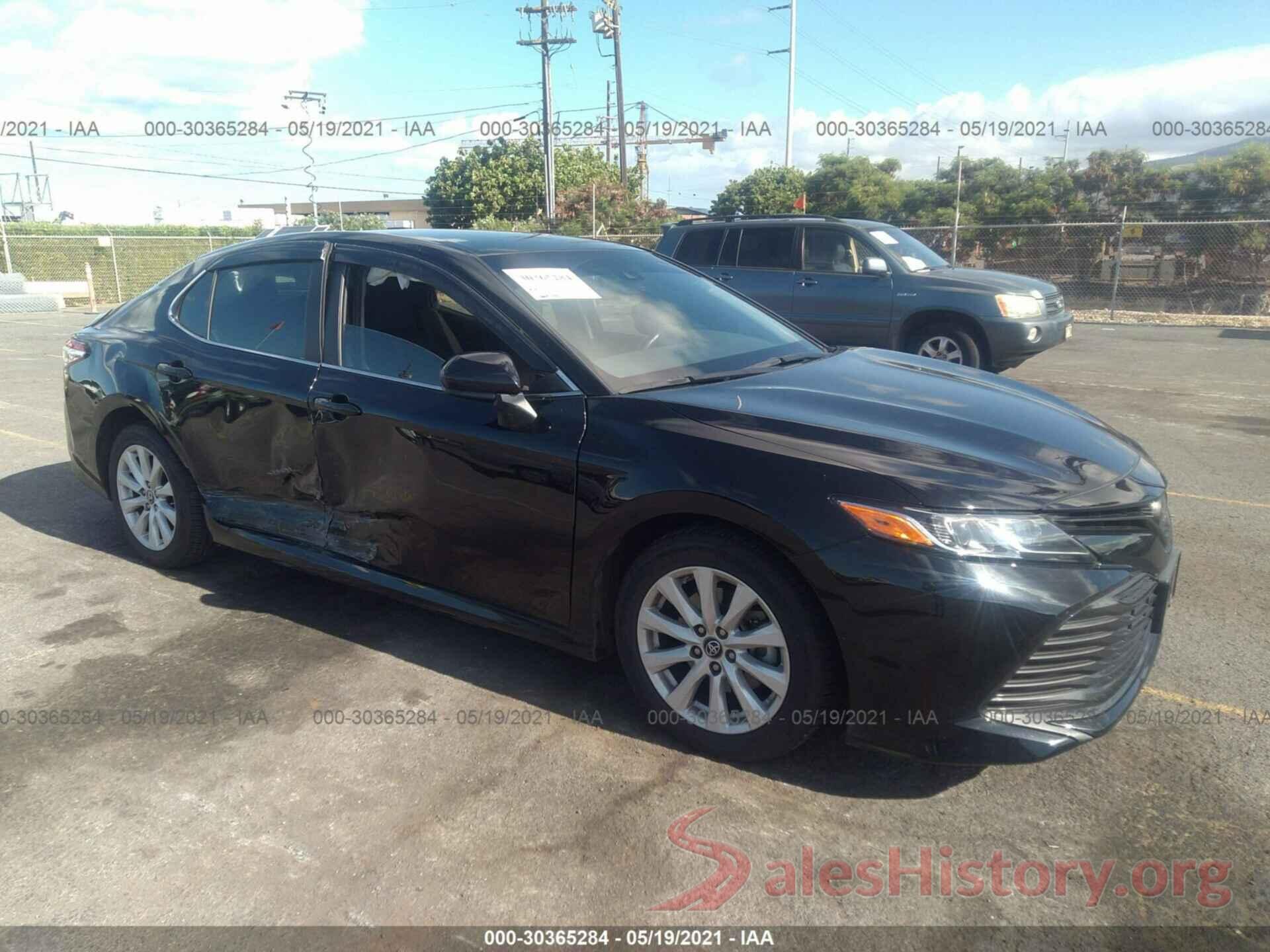 4T1B11HK7JU674086 2018 TOYOTA CAMRY