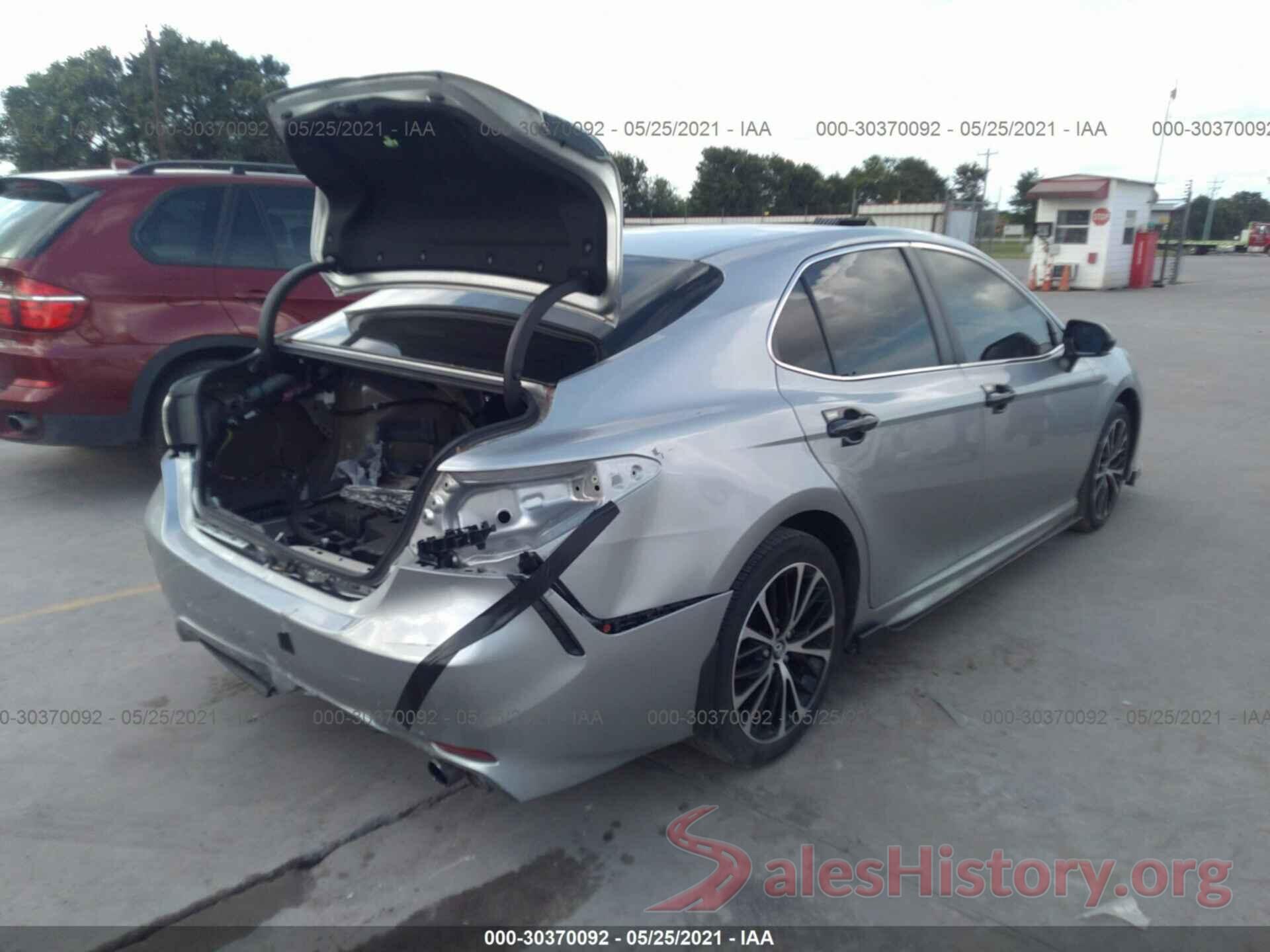 4T1B11HK2JU108630 2018 TOYOTA CAMRY