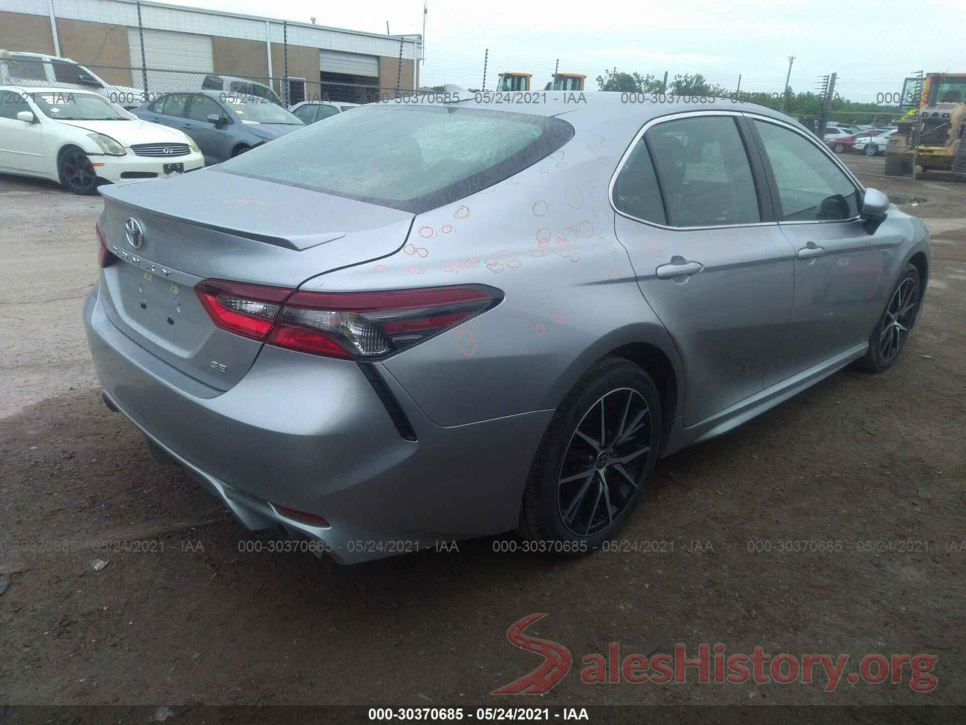 4T1G11AKXMU523702 2021 TOYOTA CAMRY