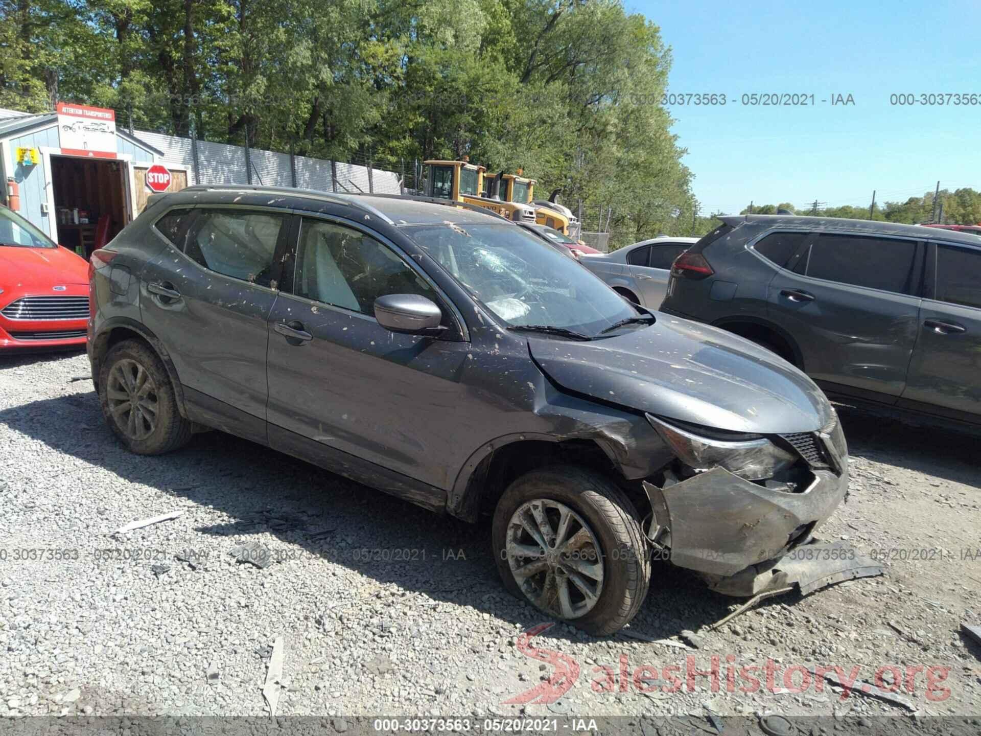 JN1BJ1CP6JW195656 2018 NISSAN ROGUE SPORT