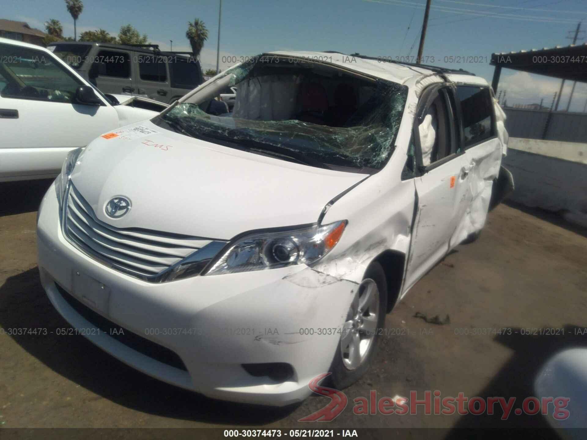 5TDKZ3DC8HS882418 2017 TOYOTA SIENNA