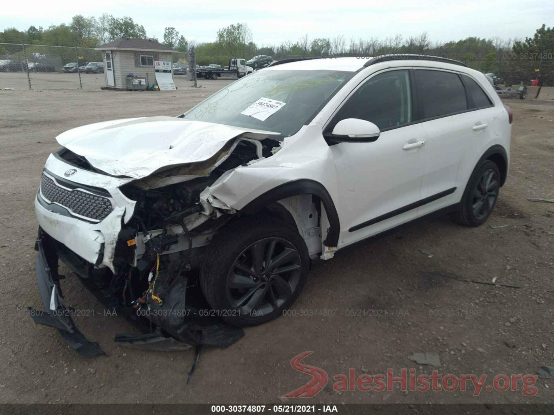 KNDCC3LC9H5092221 2017 KIA NIRO