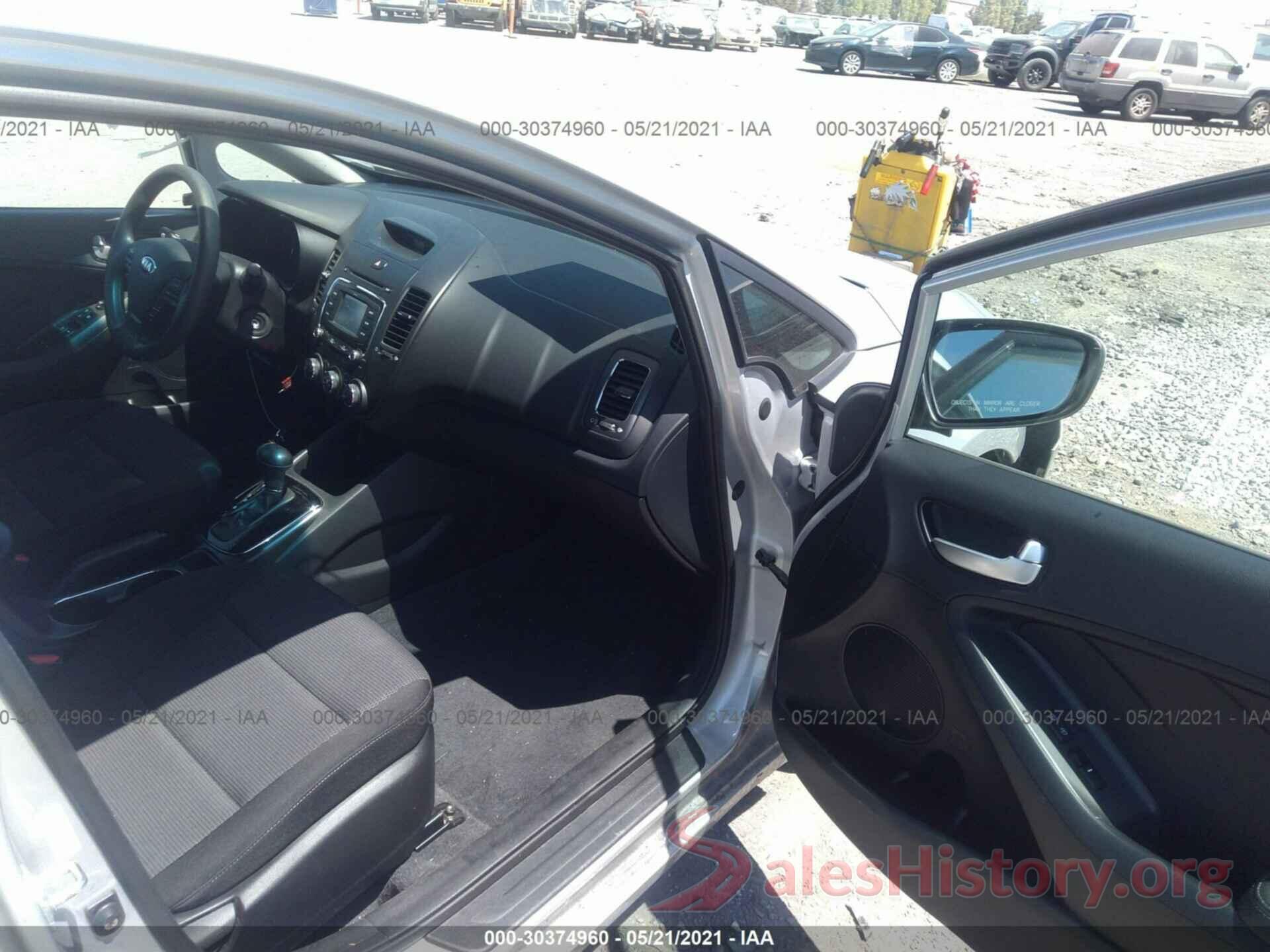 3KPFK4A71JE274825 2018 KIA FORTE