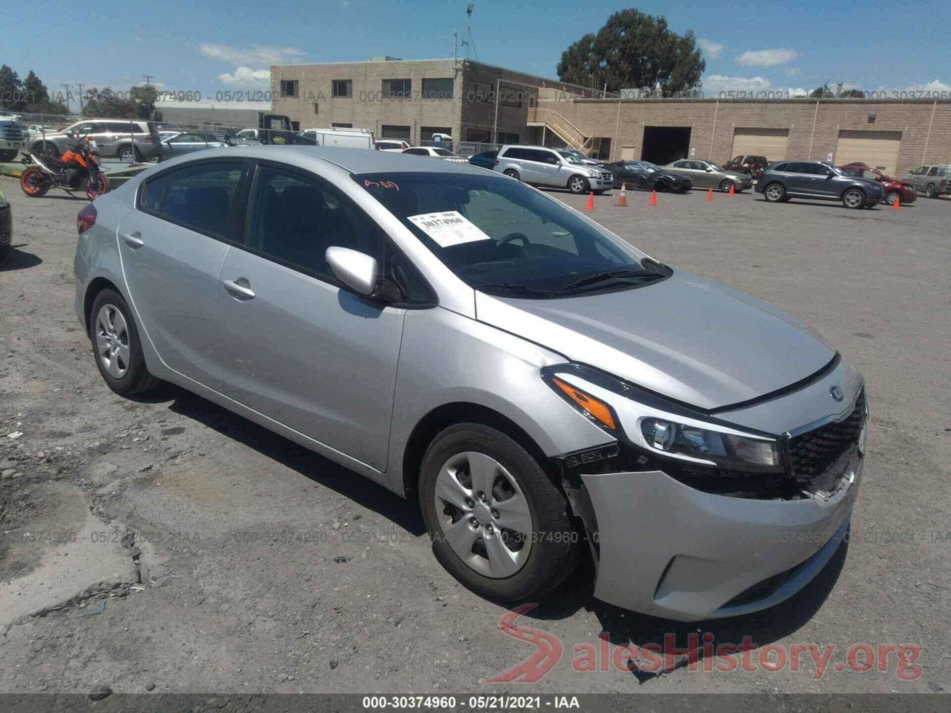 3KPFK4A71JE274825 2018 KIA FORTE