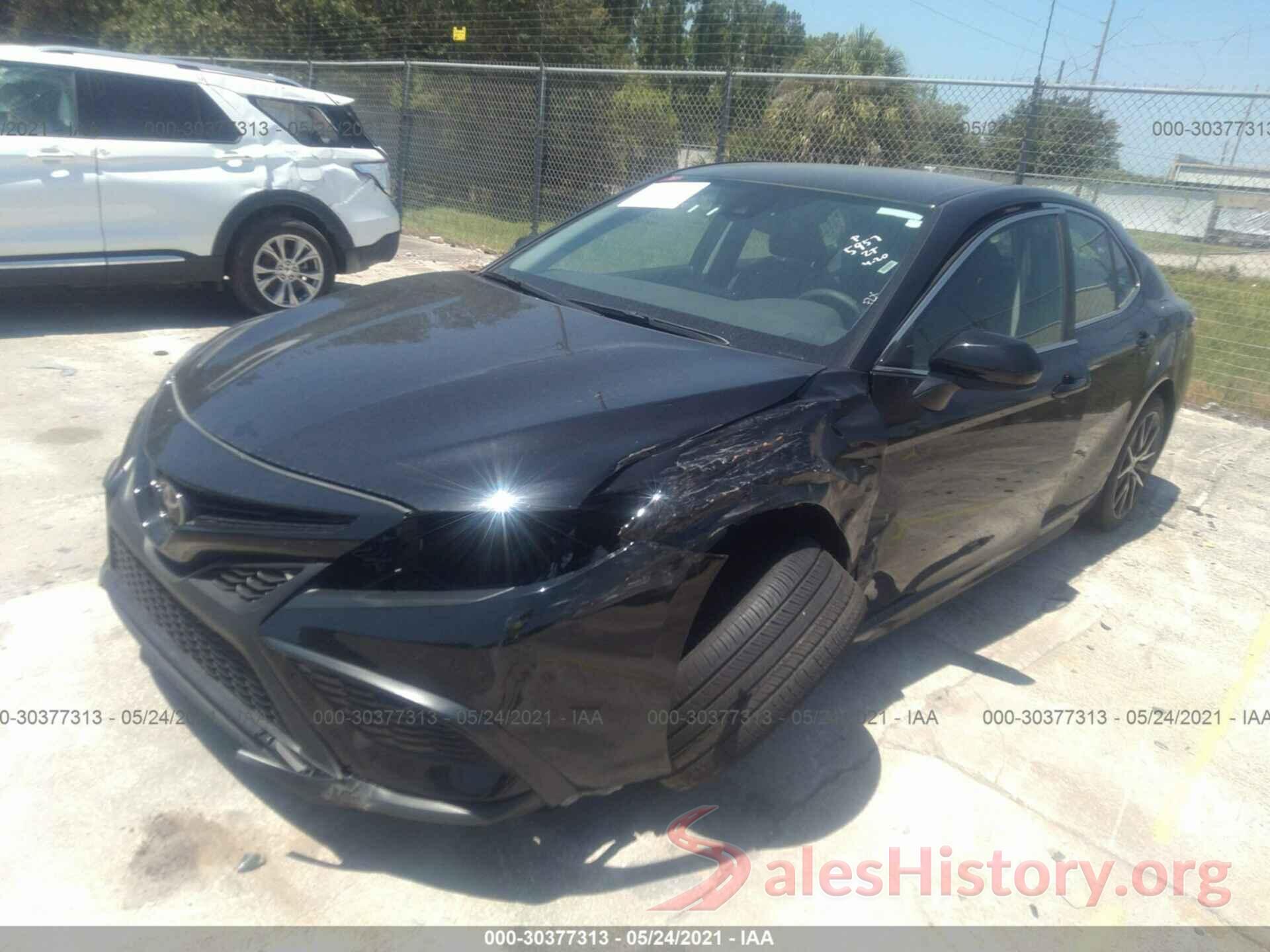 4T1G11AK5MU555957 2021 TOYOTA CAMRY