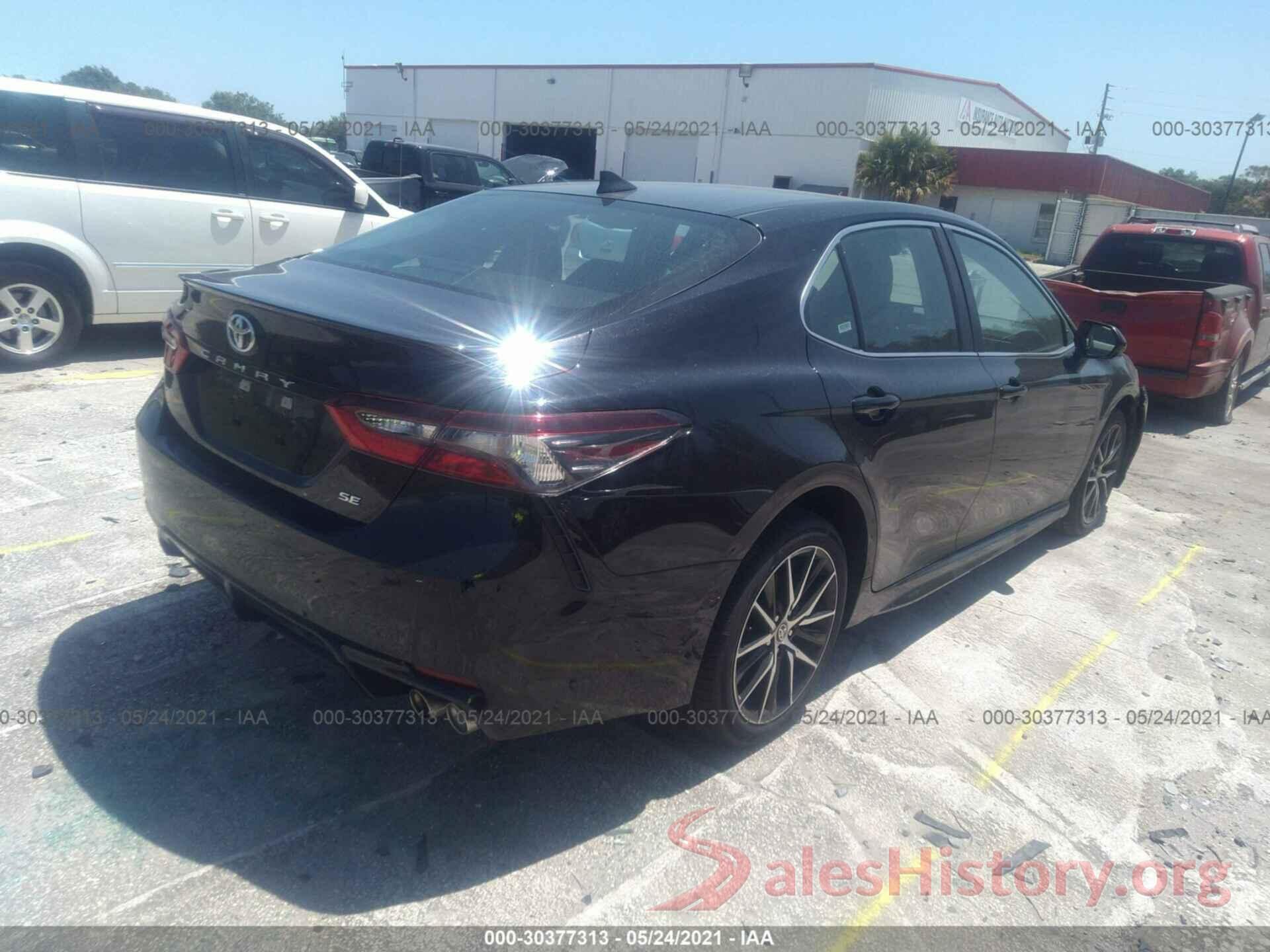 4T1G11AK5MU555957 2021 TOYOTA CAMRY