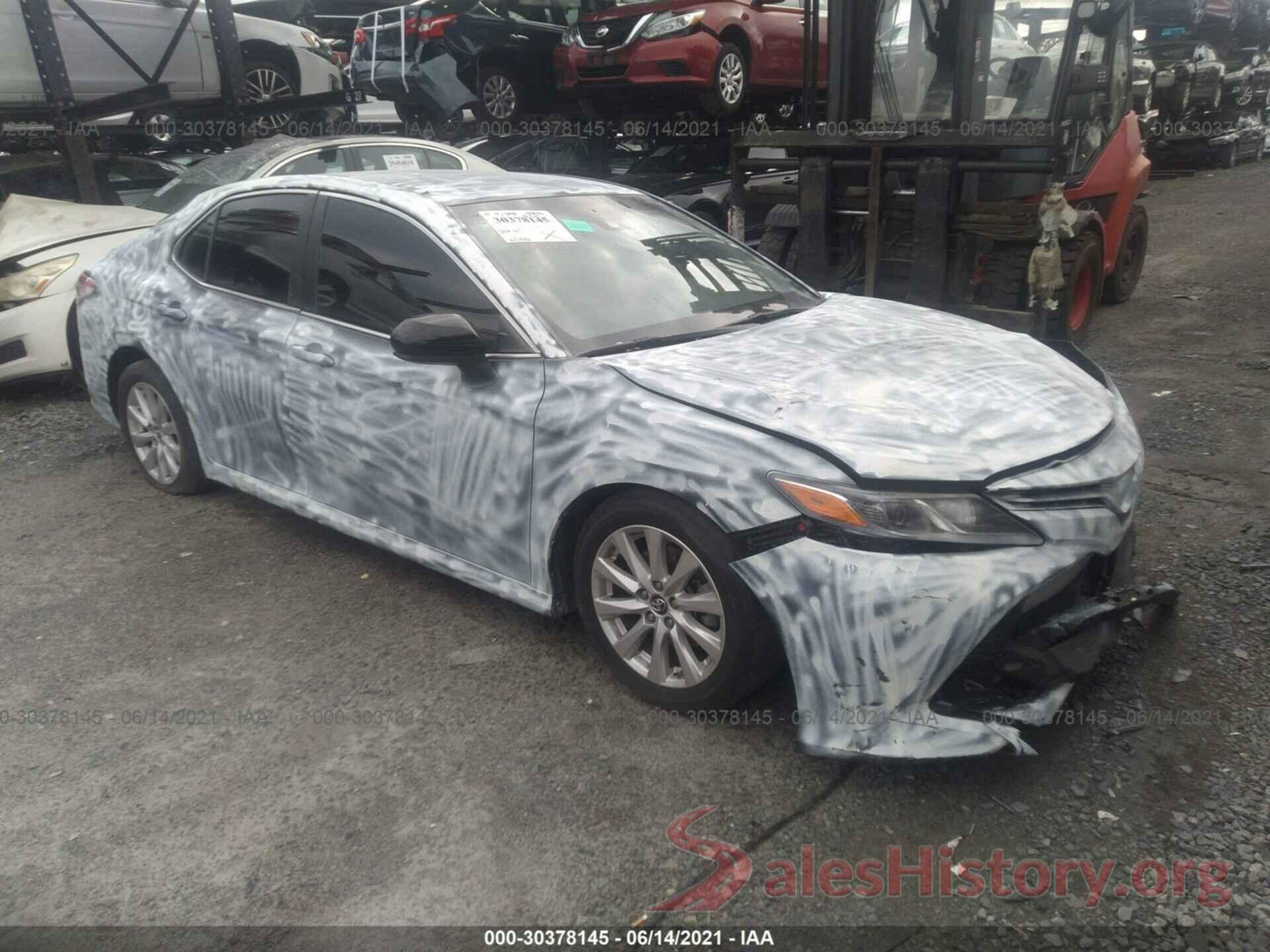 4T1B11HK2JU669393 2018 TOYOTA CAMRY