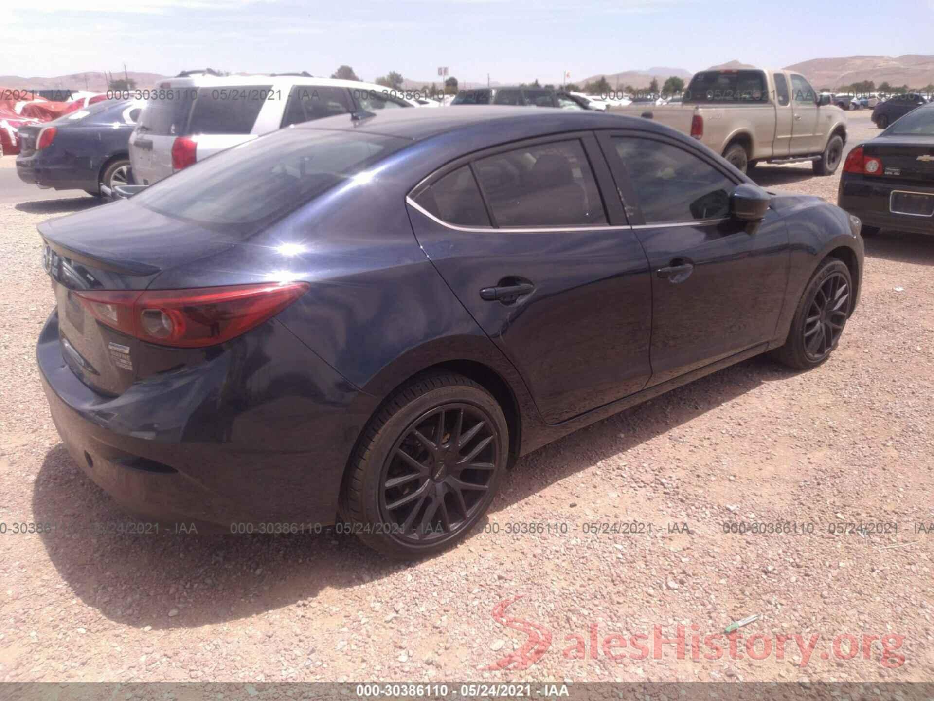 3MZBN1W39JM207077 2018 MAZDA MAZDA3 4-DOOR