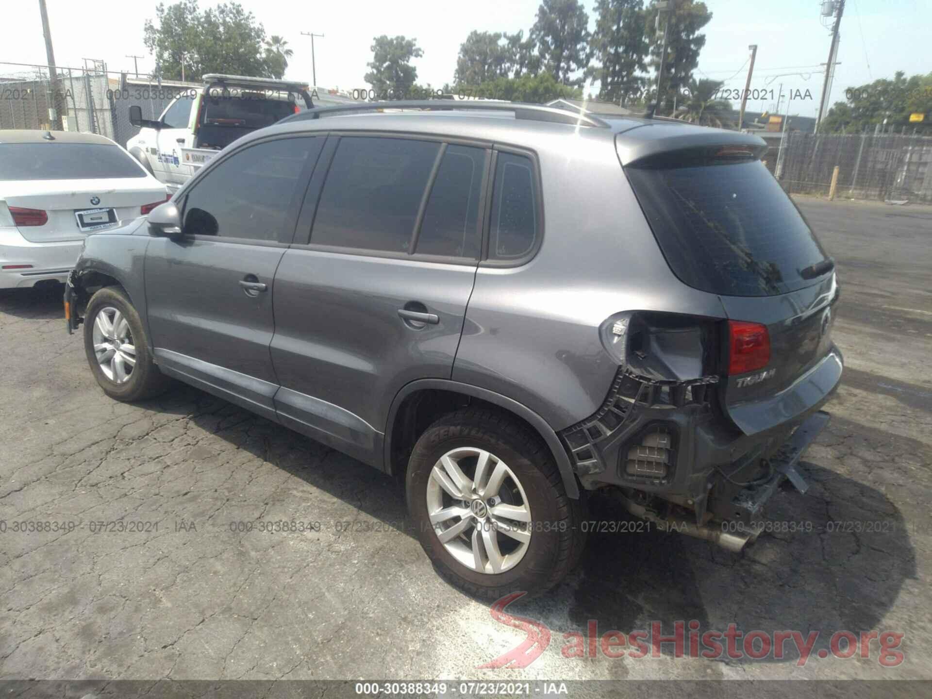 WVGAV7AX8HK025900 2017 VOLKSWAGEN TIGUAN