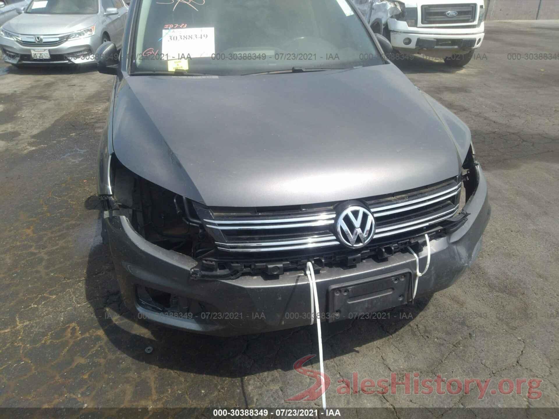 WVGAV7AX8HK025900 2017 VOLKSWAGEN TIGUAN