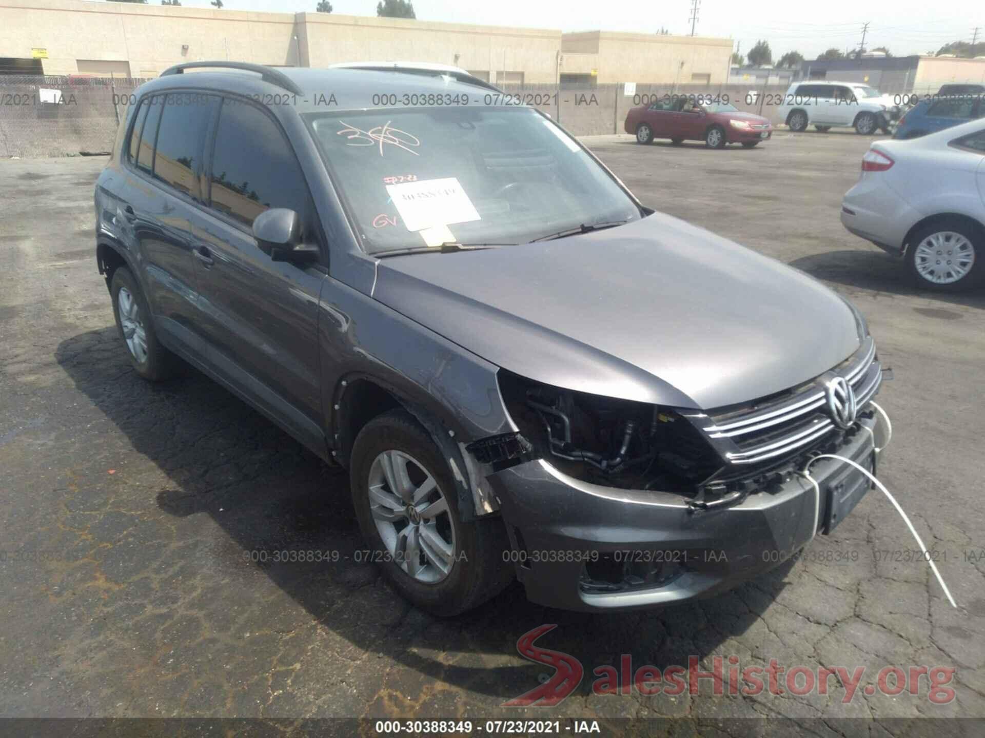 WVGAV7AX8HK025900 2017 VOLKSWAGEN TIGUAN