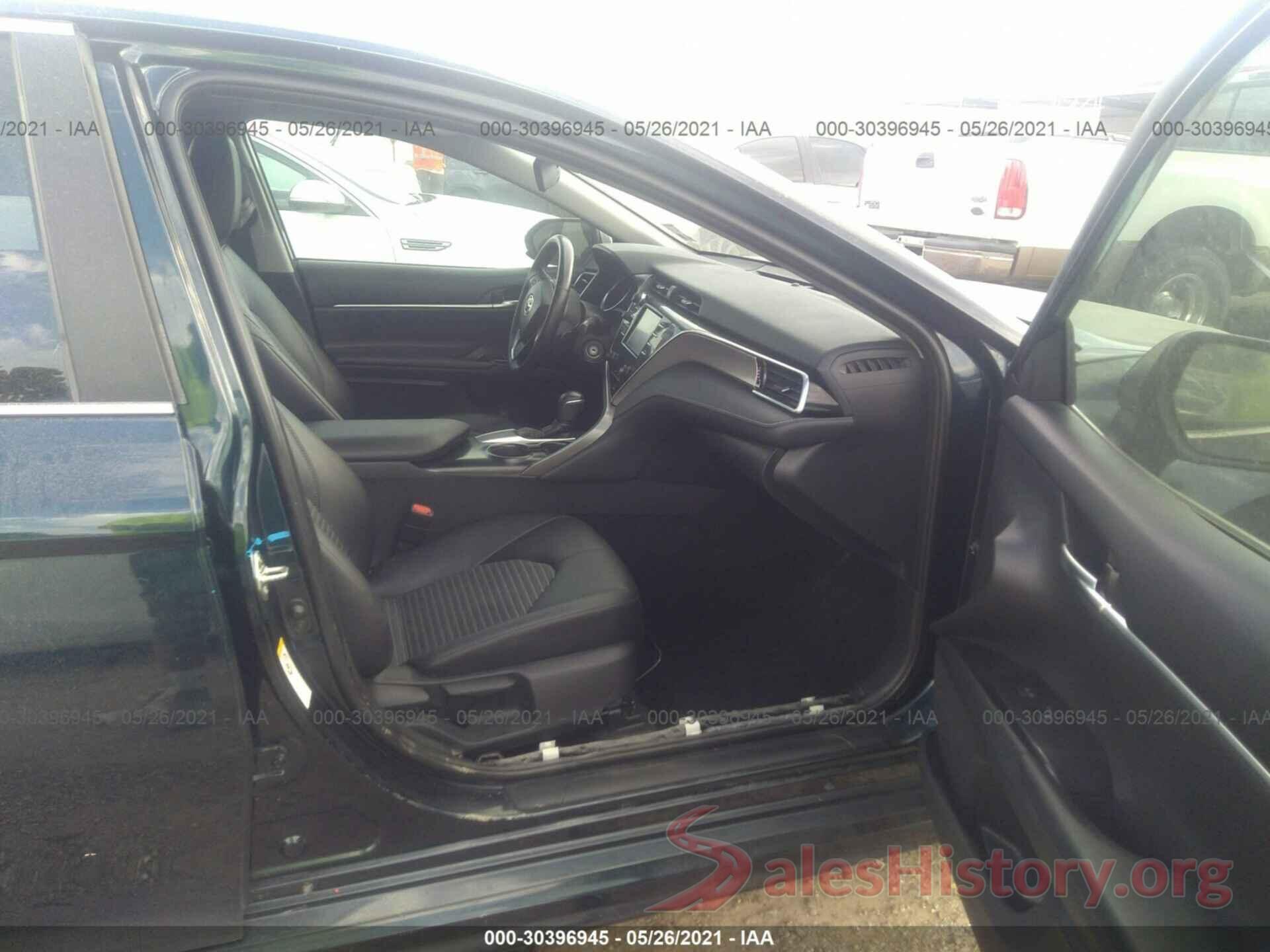 4T1B11HK9JU560882 2018 TOYOTA CAMRY